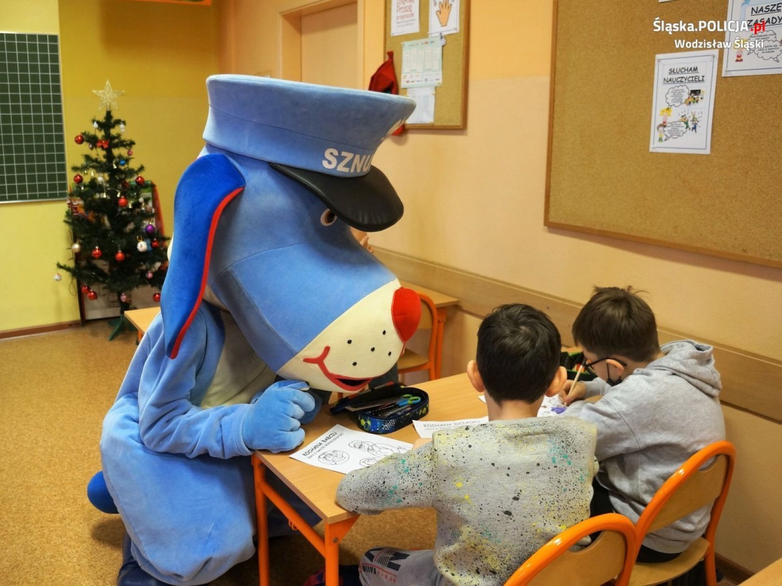 Zdjęcie w galerii na portalu naszwodzislaw.com: Wodzisławscy policjanci w trosce o babcie i dziadków wiadomości z regionu