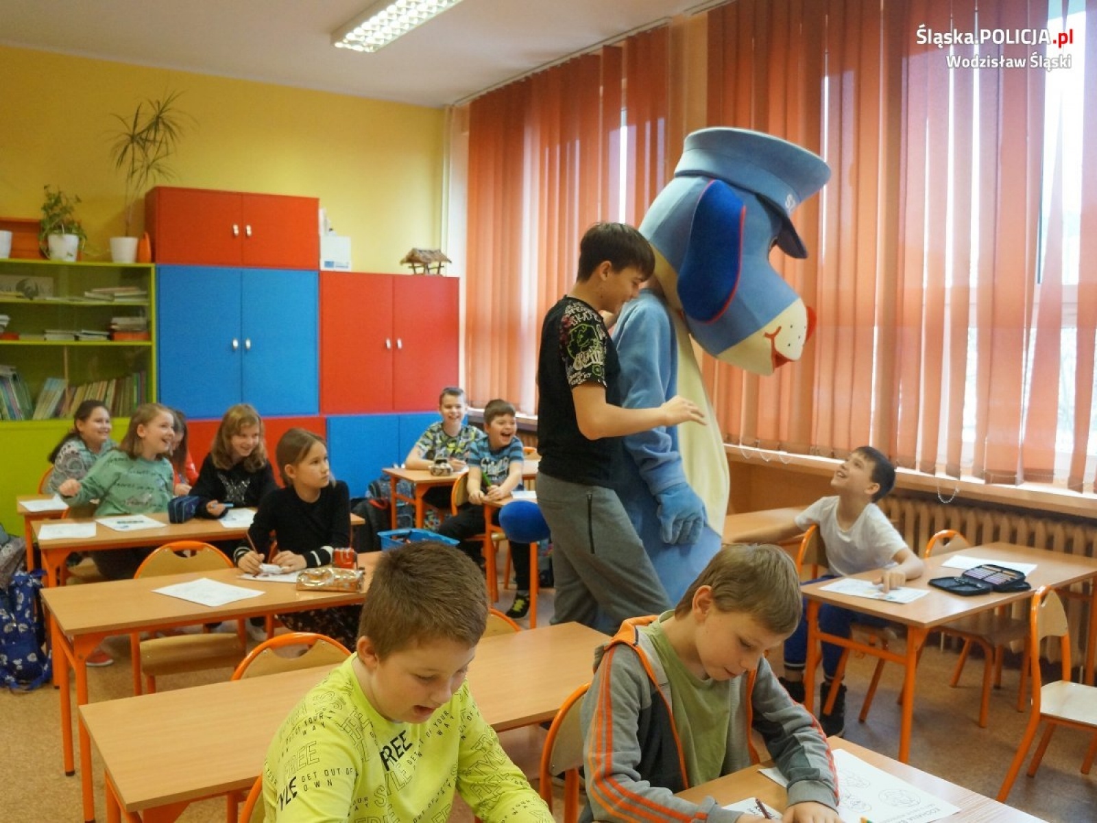 Zdjęcie w galerii na portalu naszwodzislaw.com: Wodzisławscy policjanci w trosce o babcie i dziadków wiadomości z regionu