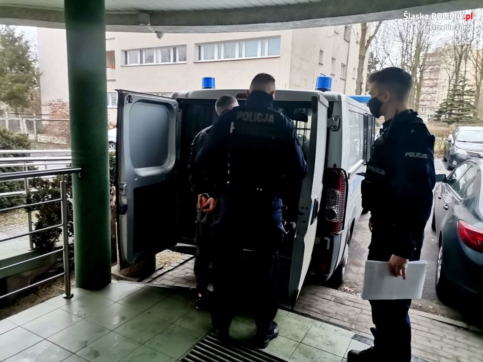 Zdjęcie w galerii na portalu naszwodzislaw.com: Pościg za audi. Policjanci oddali strzały wiadomości z regionu