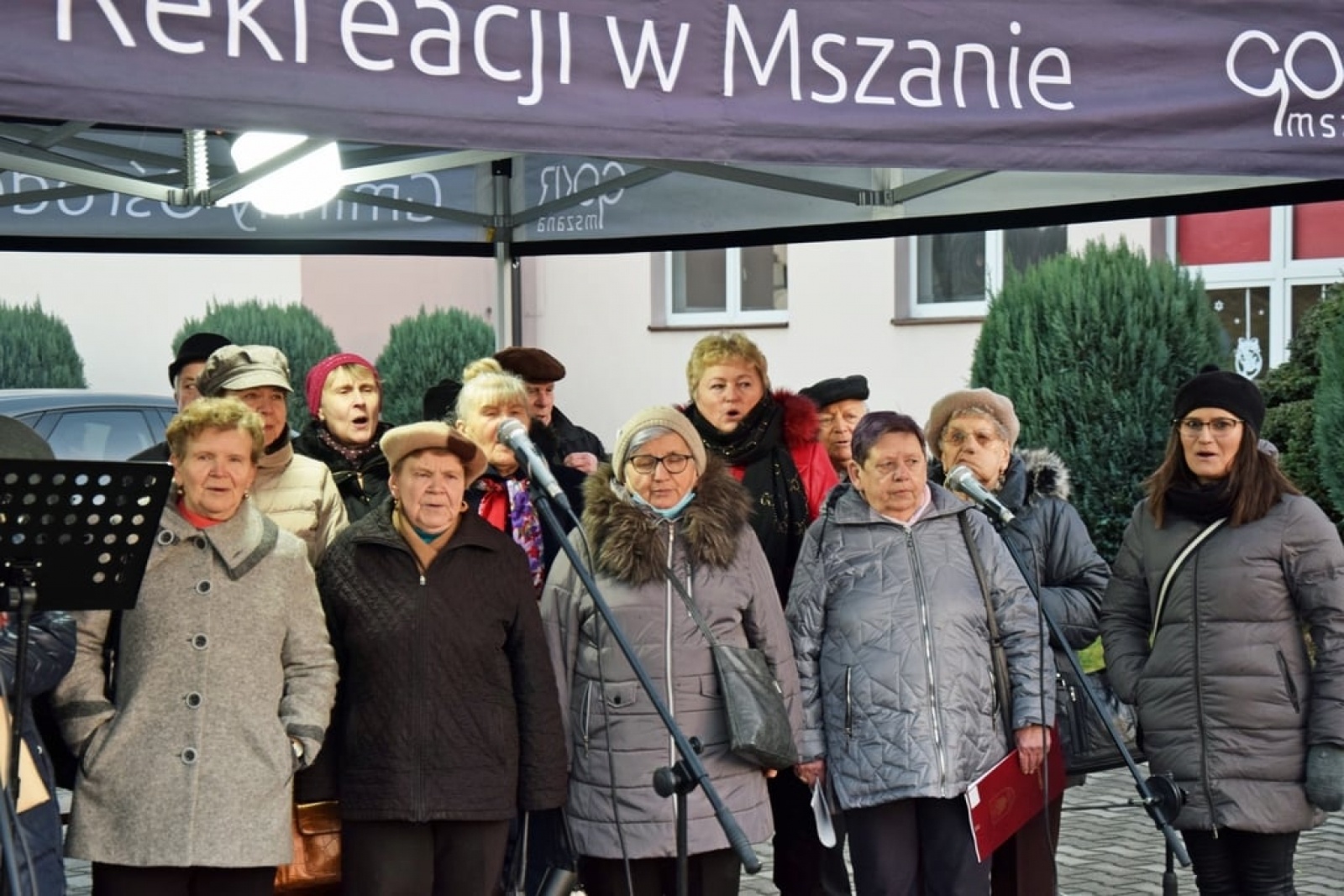 Zdjęcie w galerii na portalu naszwodzislaw.com: Gogołowskie kolędowanie w plenerze [FOTO] wiadomości z regionu