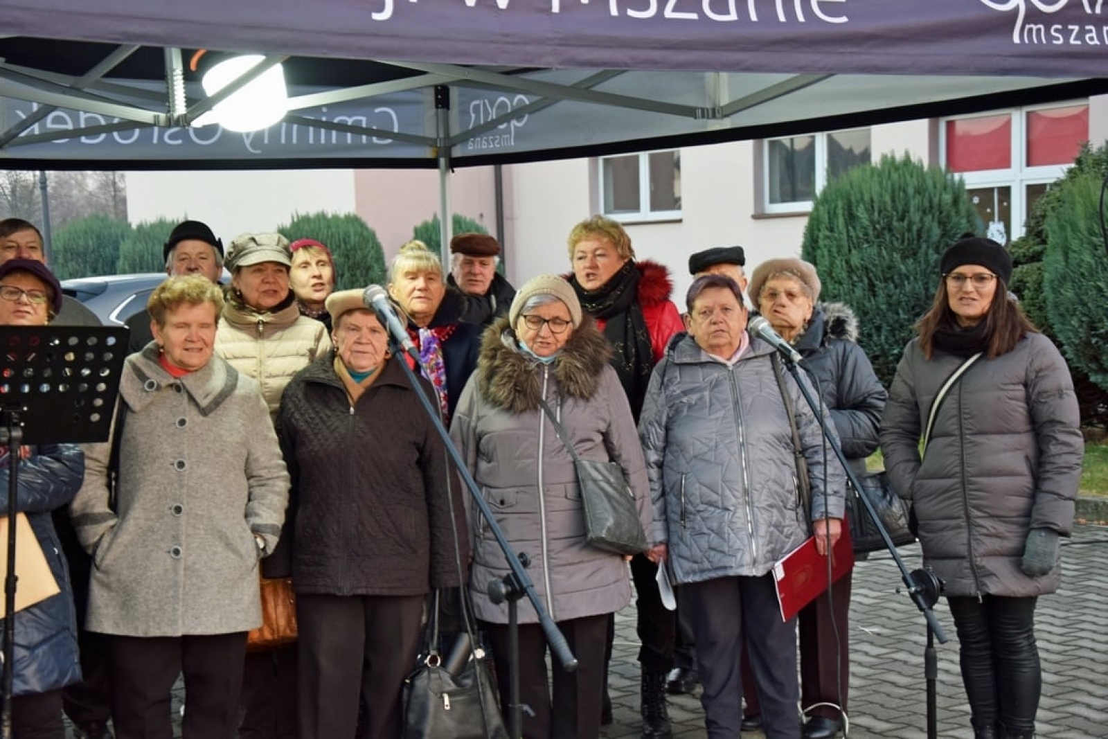 Zdjęcie w galerii na portalu naszwodzislaw.com: Gogołowskie kolędowanie w plenerze [FOTO] wiadomości z regionu