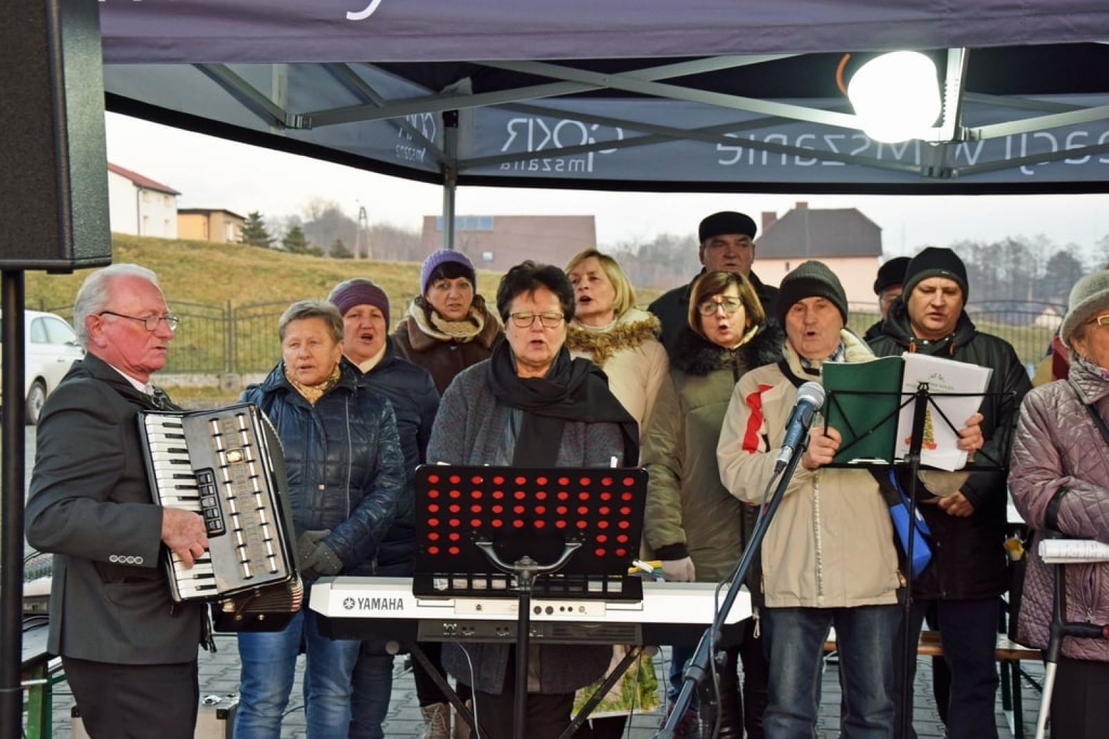 Zdjęcie w galerii na portalu naszwodzislaw.com: Gogołowskie kolędowanie w plenerze [FOTO] wiadomości z regionu