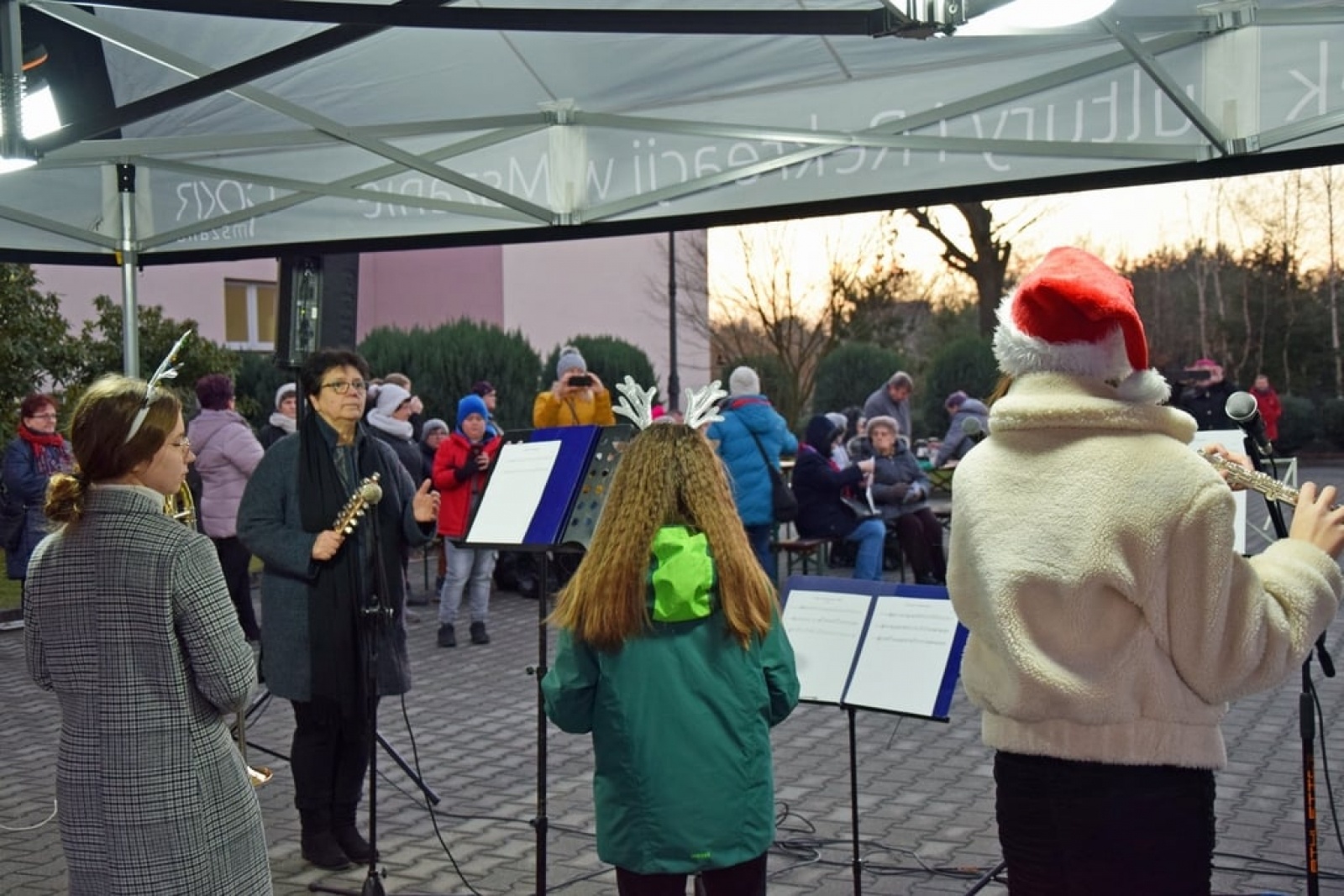 Zdjęcie w galerii na portalu naszwodzislaw.com: Gogołowskie kolędowanie w plenerze [FOTO] wiadomości z regionu