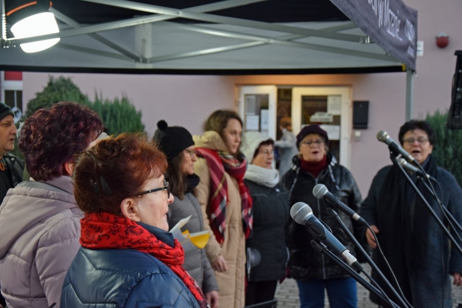 Zdjęcie w galerii na portalu naszwodzislaw.com: Gogołowskie kolędowanie w plenerze [FOTO] wiadomości z regionu