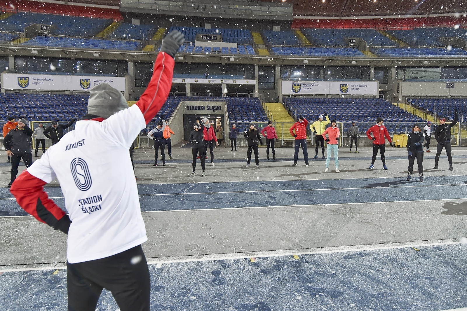 Zdjęcie w galerii na portalu naszwodzislaw.com: Aktywny Śląski. Bezpłatne zajęcia sportowe w Kotle Czarownic wiadomości z regionu