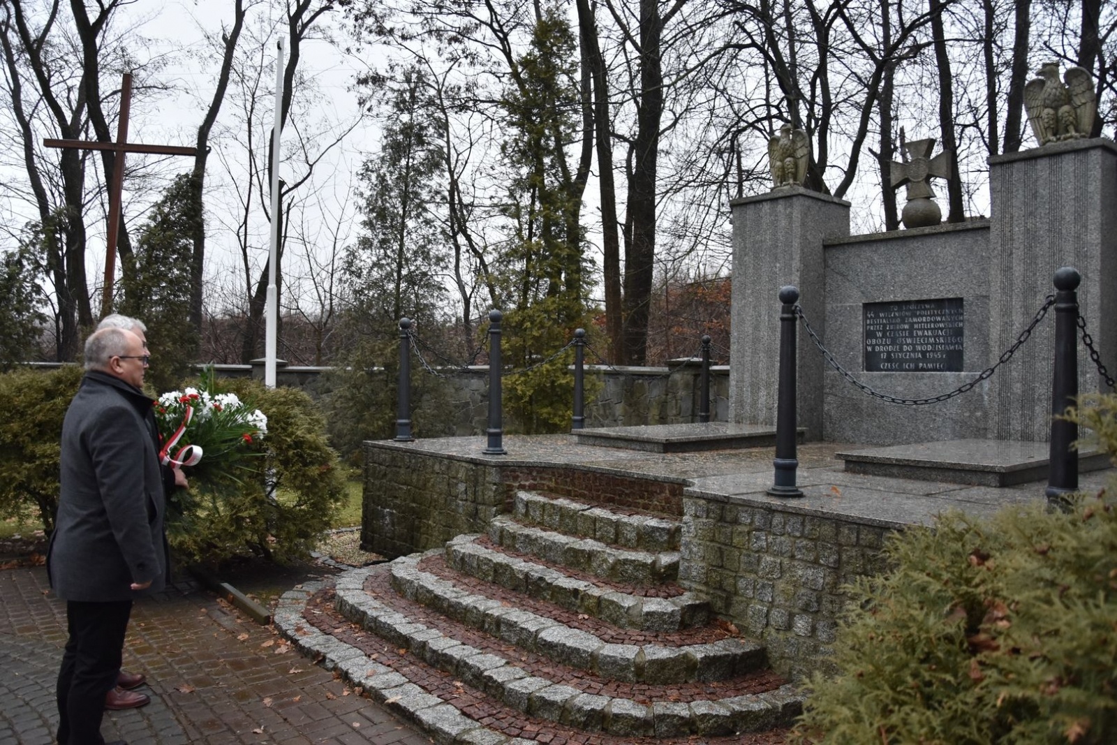 Zdjęcie w galerii na portalu naszwodzislaw.com: Władze powiatu pamiętają o ofiarach Marszu Śmierci wiadomości z regionu