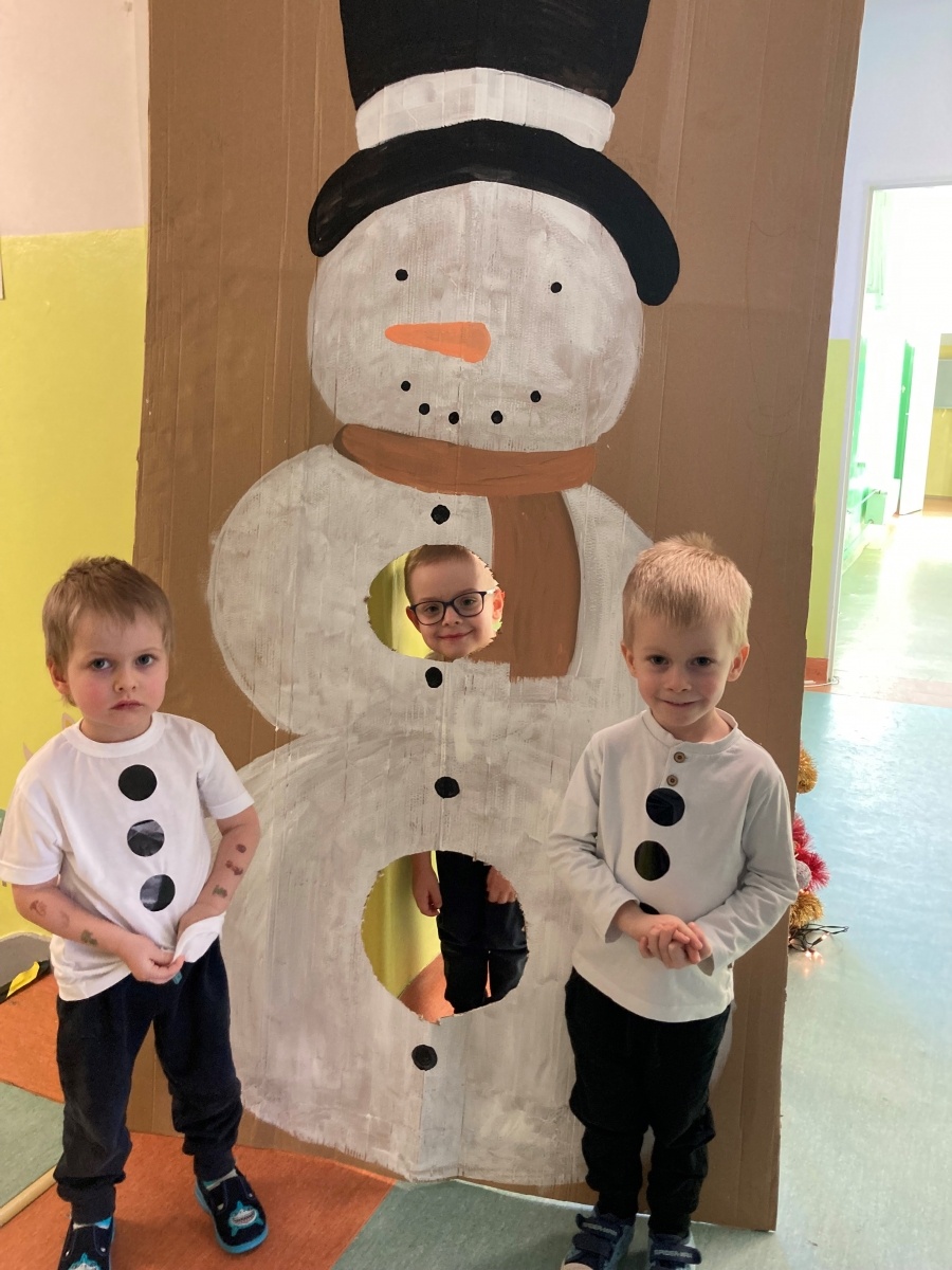 Zdjęcie w galerii na portalu naszwodzislaw.com: Dzień Bałwana w wodzisławskiej Piętnastce wiadomości z regionu