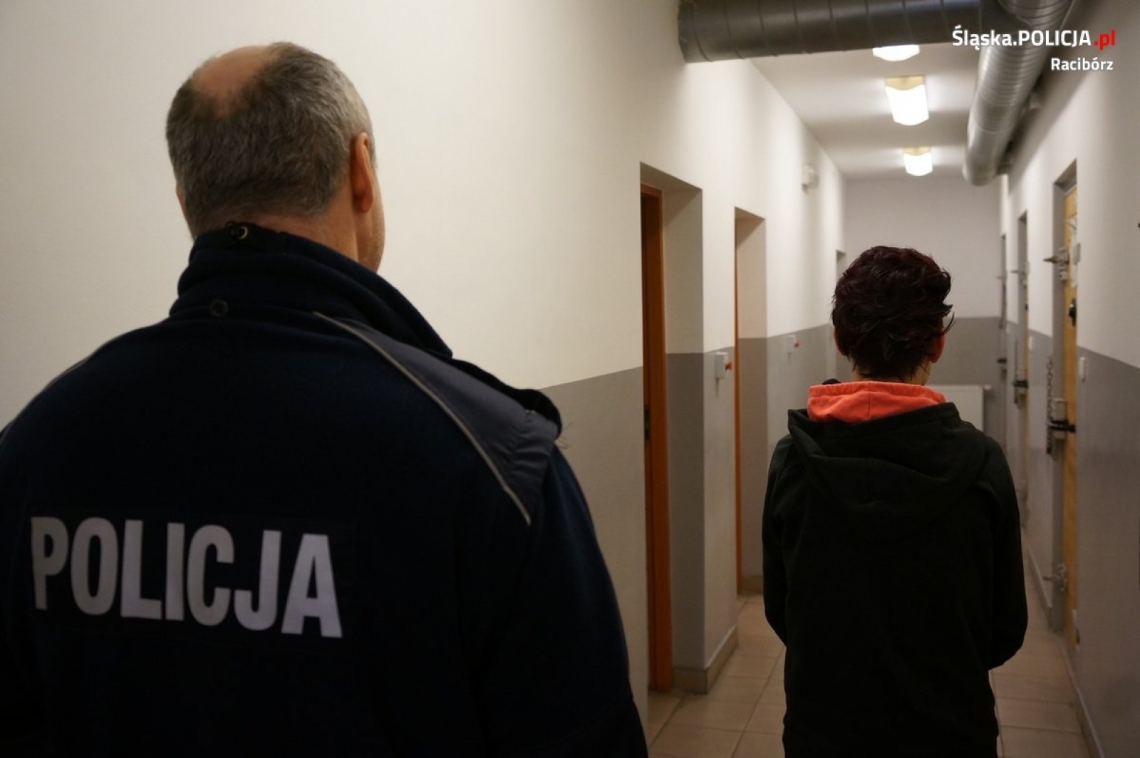 Zdjęcie w galerii na portalu naszwodzislaw.com: Zdradziło ich nerwowe zachowanie. Dopalacze i narkotyki w passacie [FOTO] wiadomości z regionu