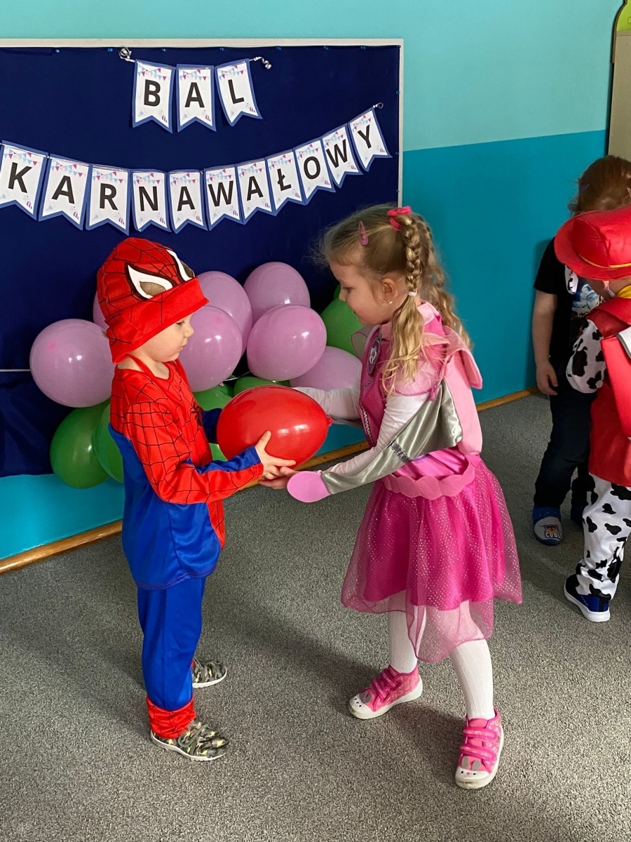 Zdjęcie w galerii na portalu naszwodzislaw.com: Bal karnawałowy w wodzisławskiej Szóstce wiadomości z regionu