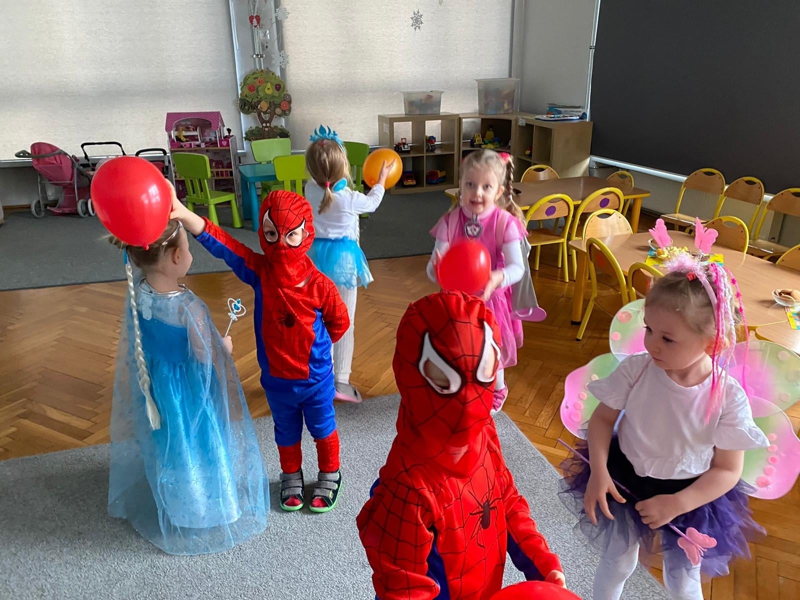 Zdjęcie w galerii na portalu naszwodzislaw.com: Bal karnawałowy w wodzisławskiej Szóstce wiadomości z regionu