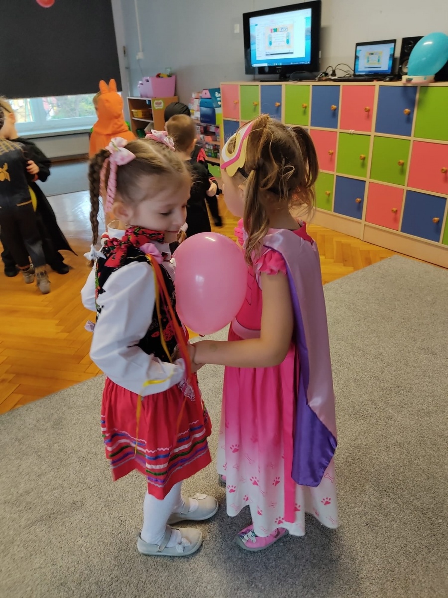 Zdjęcie w galerii na portalu naszwodzislaw.com: Bal karnawałowy w wodzisławskiej Szóstce wiadomości z regionu