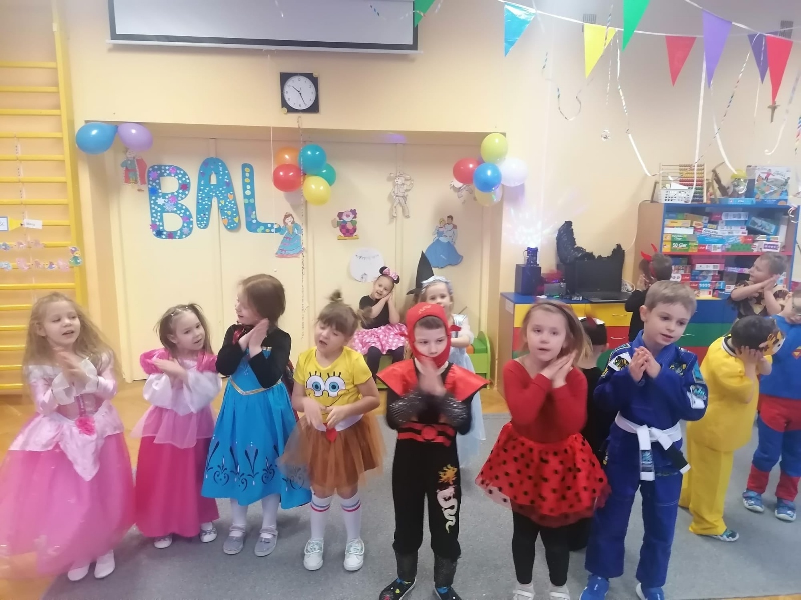 Zdjęcie w galerii na portalu naszwodzislaw.com: Bal karnawałowy w wodzisławskiej Szóstce wiadomości z regionu