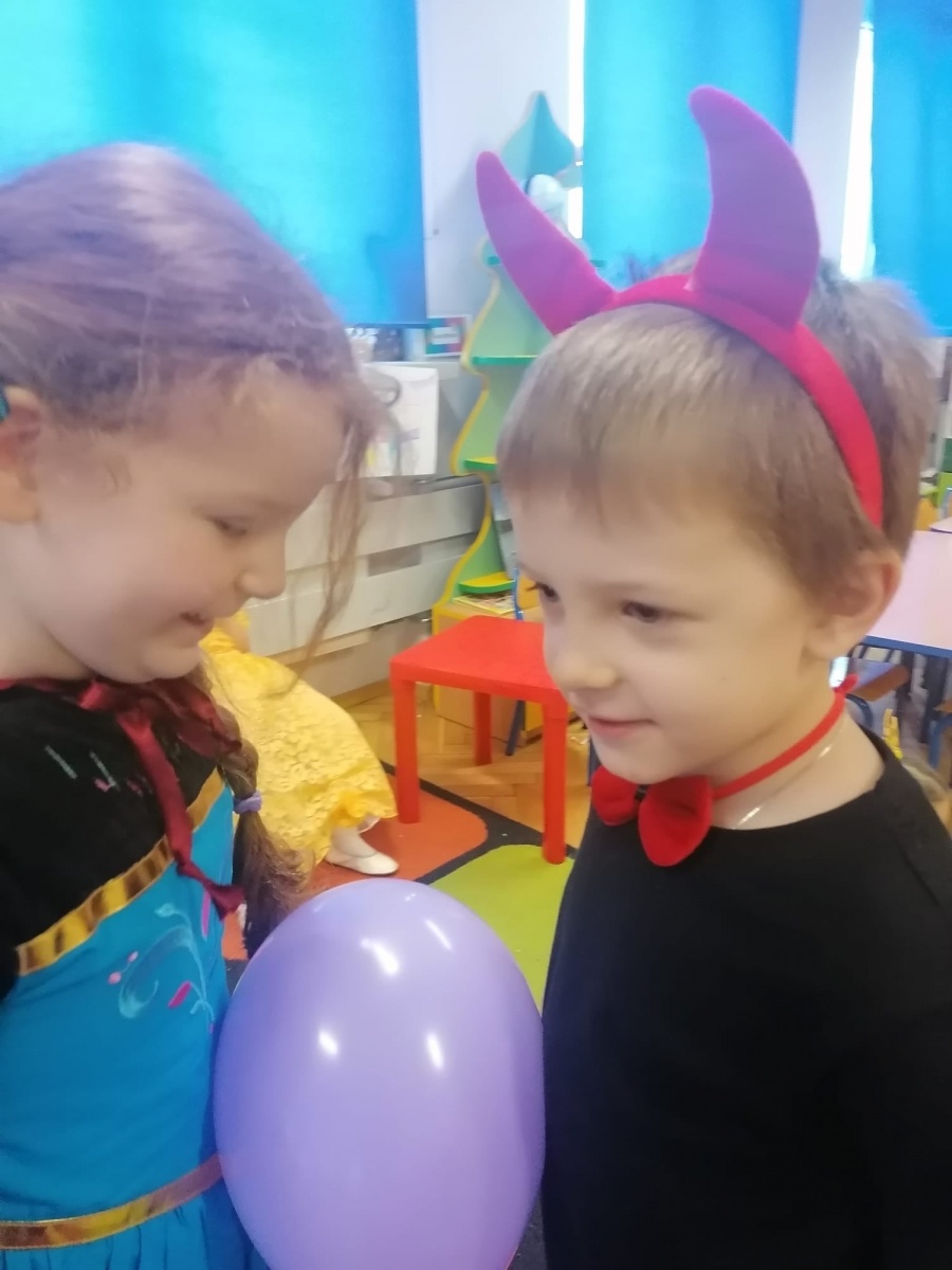 Zdjęcie w galerii na portalu naszwodzislaw.com: Bal karnawałowy w wodzisławskiej Szóstce wiadomości z regionu