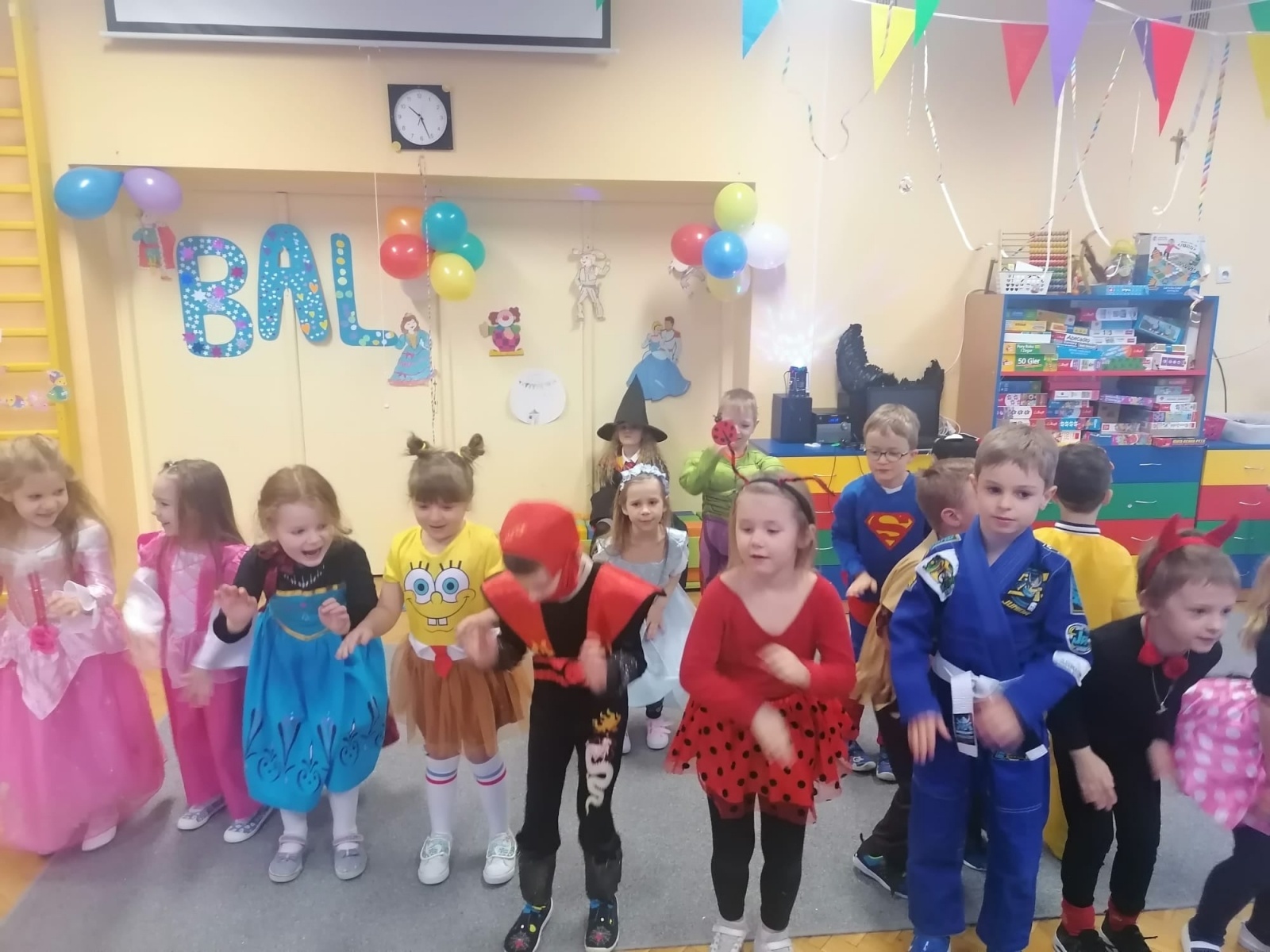 Zdjęcie w galerii na portalu naszwodzislaw.com: Bal karnawałowy w wodzisławskiej Szóstce wiadomości z regionu