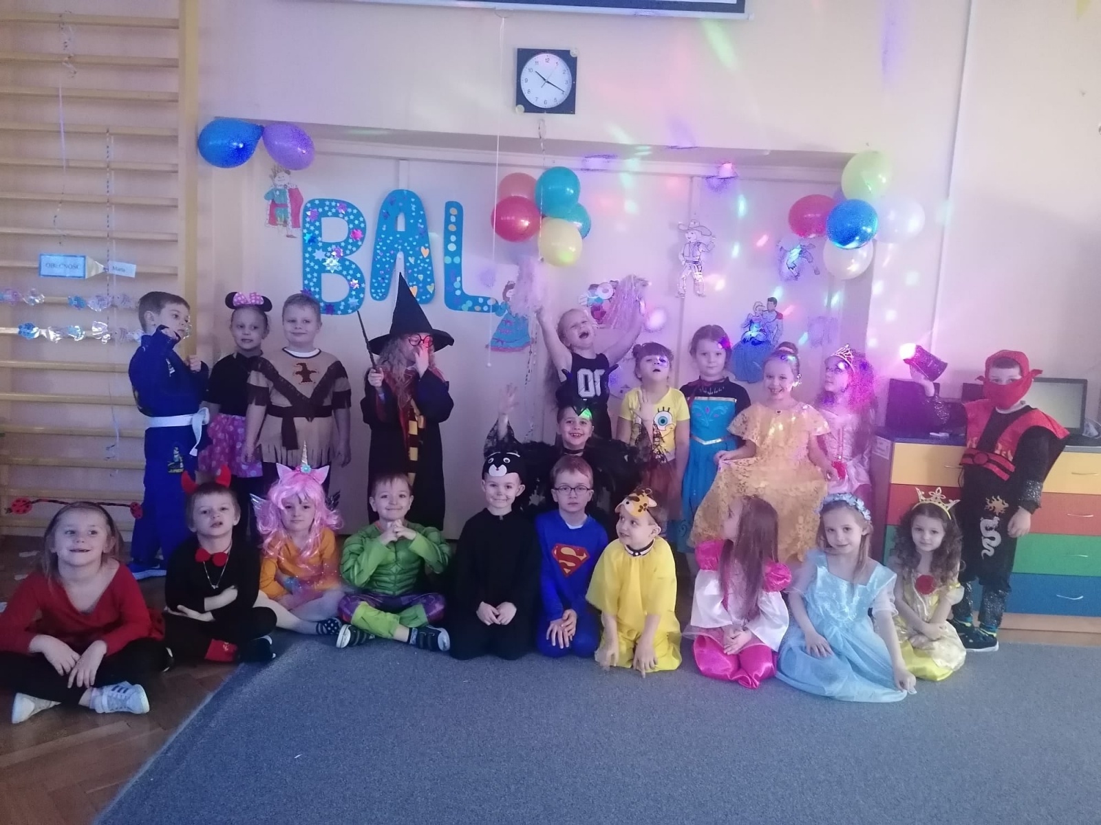 Zdjęcie w galerii na portalu naszwodzislaw.com: Bal karnawałowy w wodzisławskiej Szóstce wiadomości z regionu