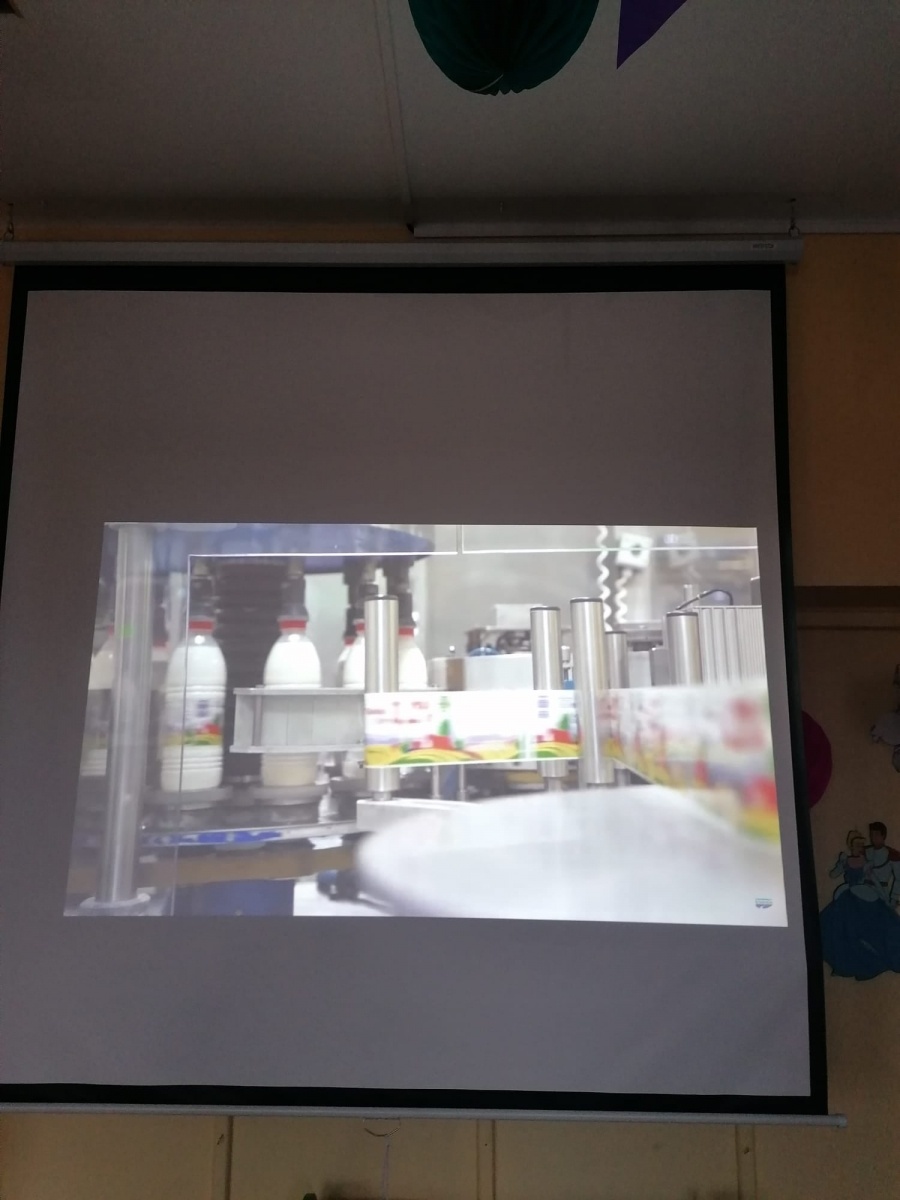 Zdjęcie w galerii na portalu naszwodzislaw.com: Dzień koloru białego w przedszkolu numer 6 wiadomości z regionu