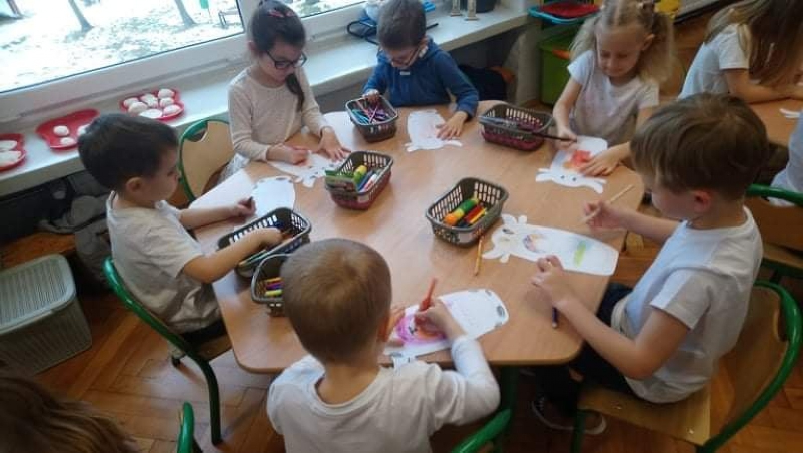 Zdjęcie w galerii na portalu naszwodzislaw.com: Dzień koloru białego w przedszkolu numer 6 wiadomości z regionu