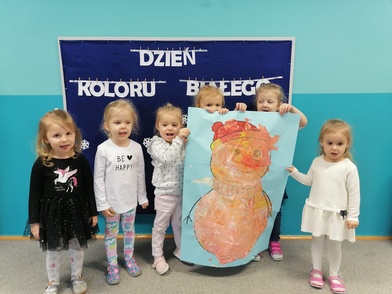 Zdjęcie w galerii na portalu naszwodzislaw.com: Dzień koloru białego w przedszkolu numer 6 wiadomości z regionu