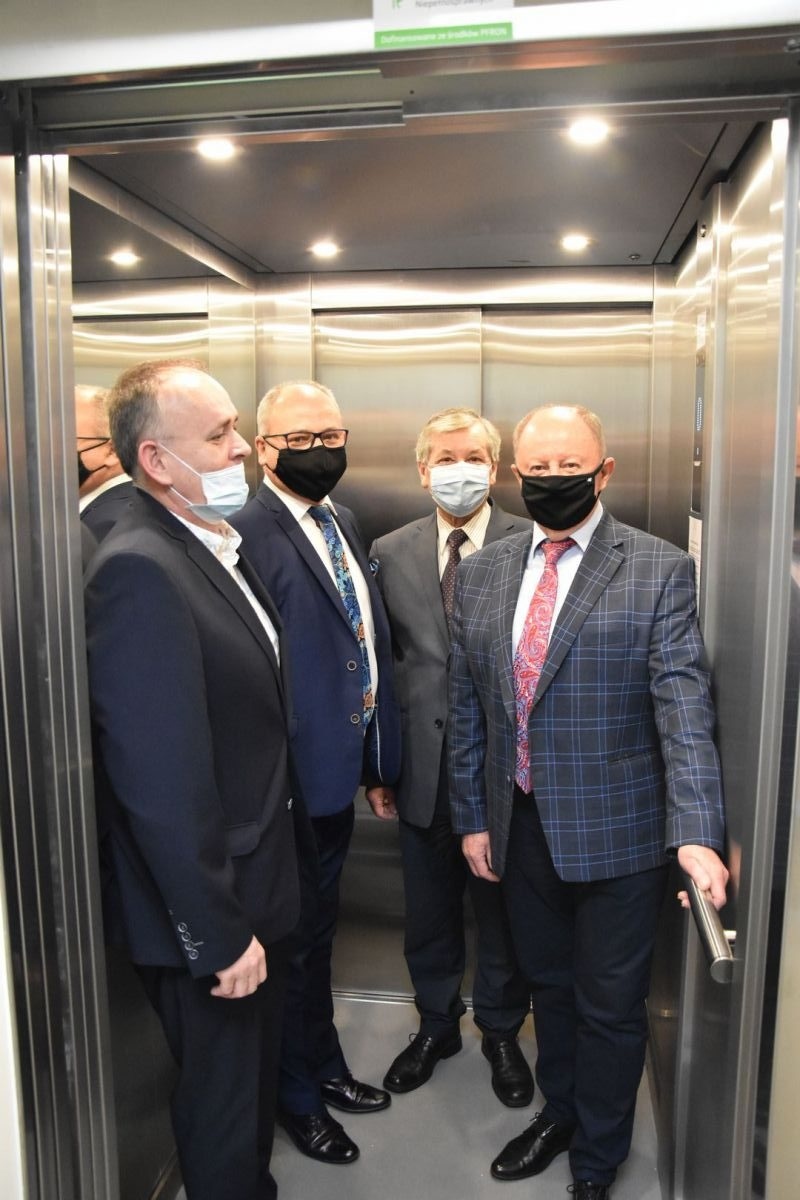 Zdjęcie w galerii na portalu naszwodzislaw.com: W Zespole Placówek Szkolno-Wychowawczo-Rewalidacyjnych ruszyła nowa winda wiadomości z regionu