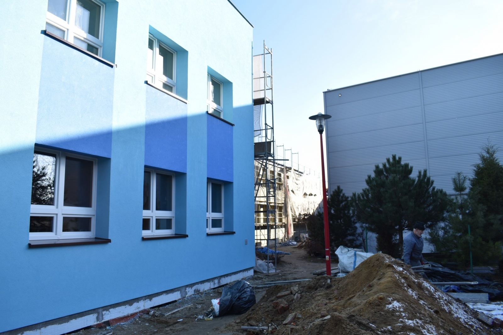 Zdjęcie w galerii na portalu naszwodzislaw.com: Termomodernizacja podstawówki w Gołkowicach na półmetku wiadomości z regionu