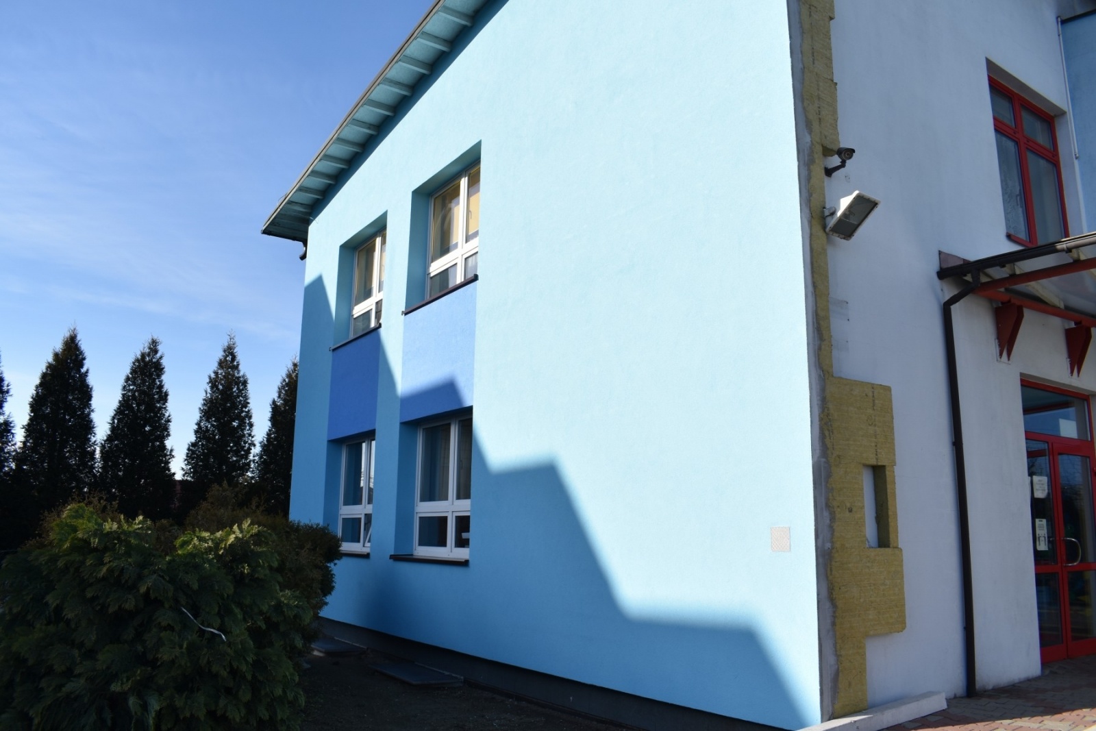 Zdjęcie w galerii na portalu naszwodzislaw.com: Termomodernizacja podstawówki w Gołkowicach na półmetku wiadomości z regionu