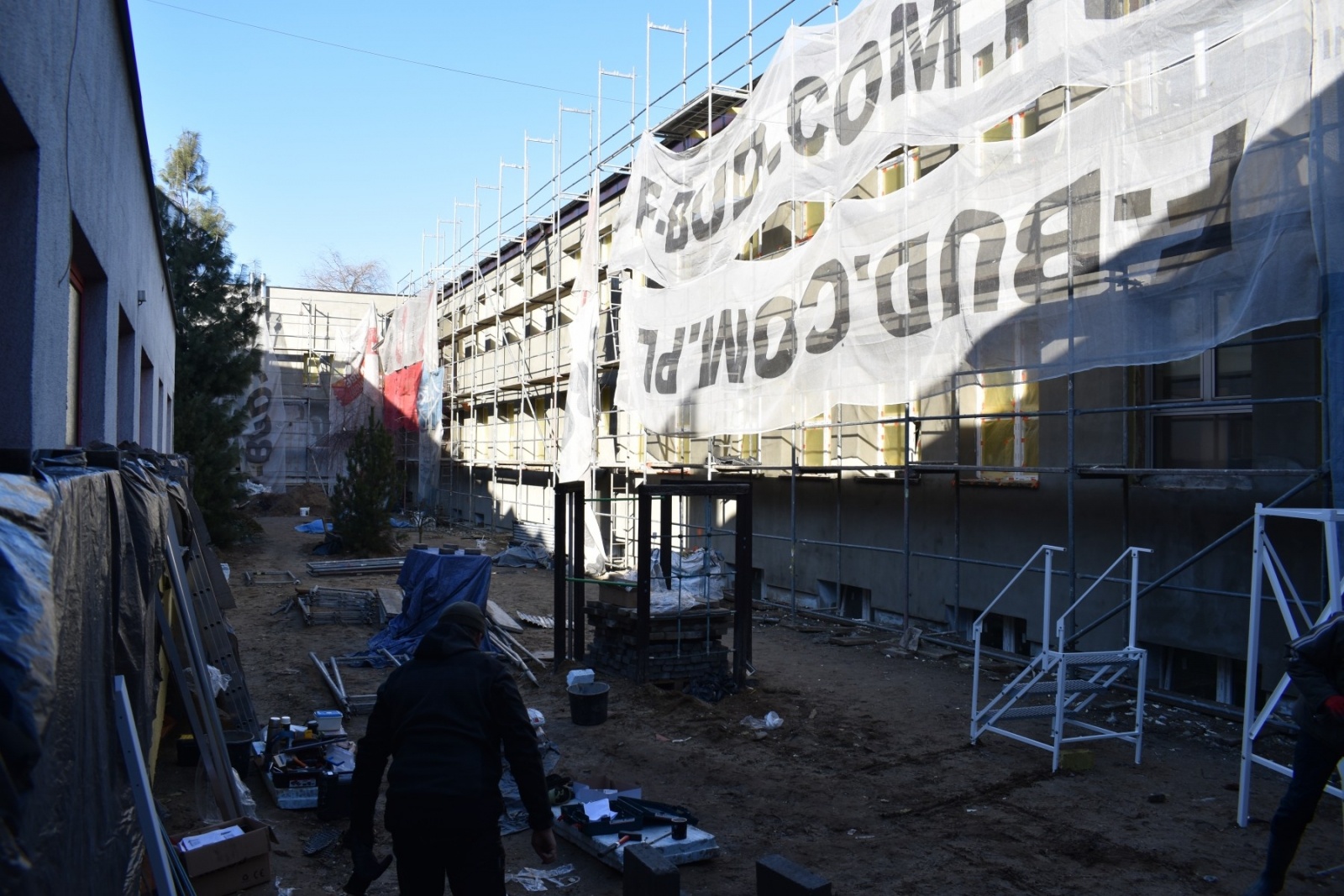 Zdjęcie w galerii na portalu naszwodzislaw.com: Termomodernizacja podstawówki w Gołkowicach na półmetku wiadomości z regionu