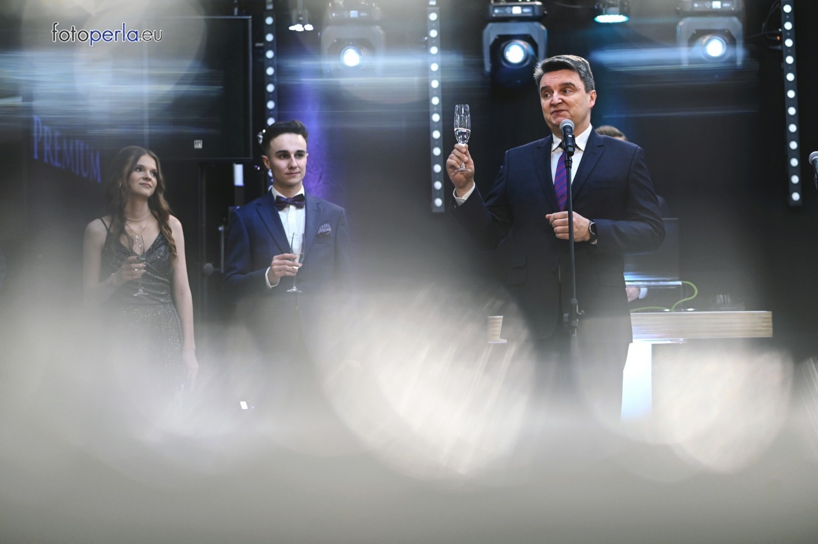 Zdjęcie w galerii na portalu naszwodzislaw.com: Ah, co to był za bal. Studniówka wodzisławskiego ZST wiadomości z regionu