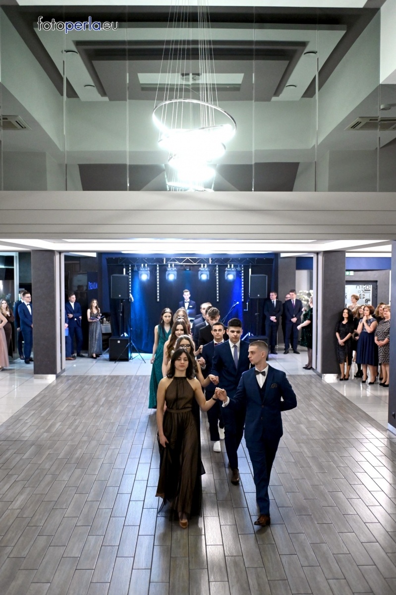 Zdjęcie w galerii na portalu naszwodzislaw.com: Ah, co to był za bal. Studniówka wodzisławskiego ZST wiadomości z regionu