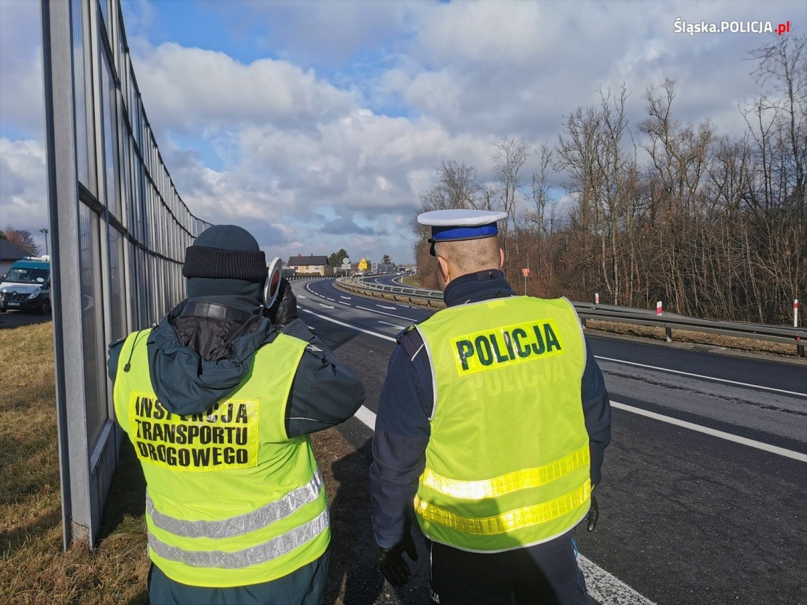 Zdjęcie w galerii na portalu naszwodzislaw.com: Bezpieczny początek ferii na Śląsku wiadomości z regionu