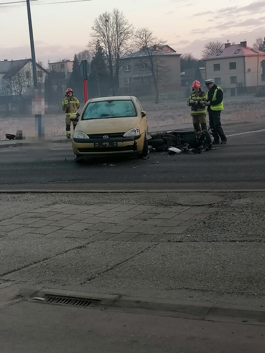 Zdjęcie w galerii na portalu naszwodzislaw.com: Zderzenie opla i motocykla w Pszowie wiadomości z regionu