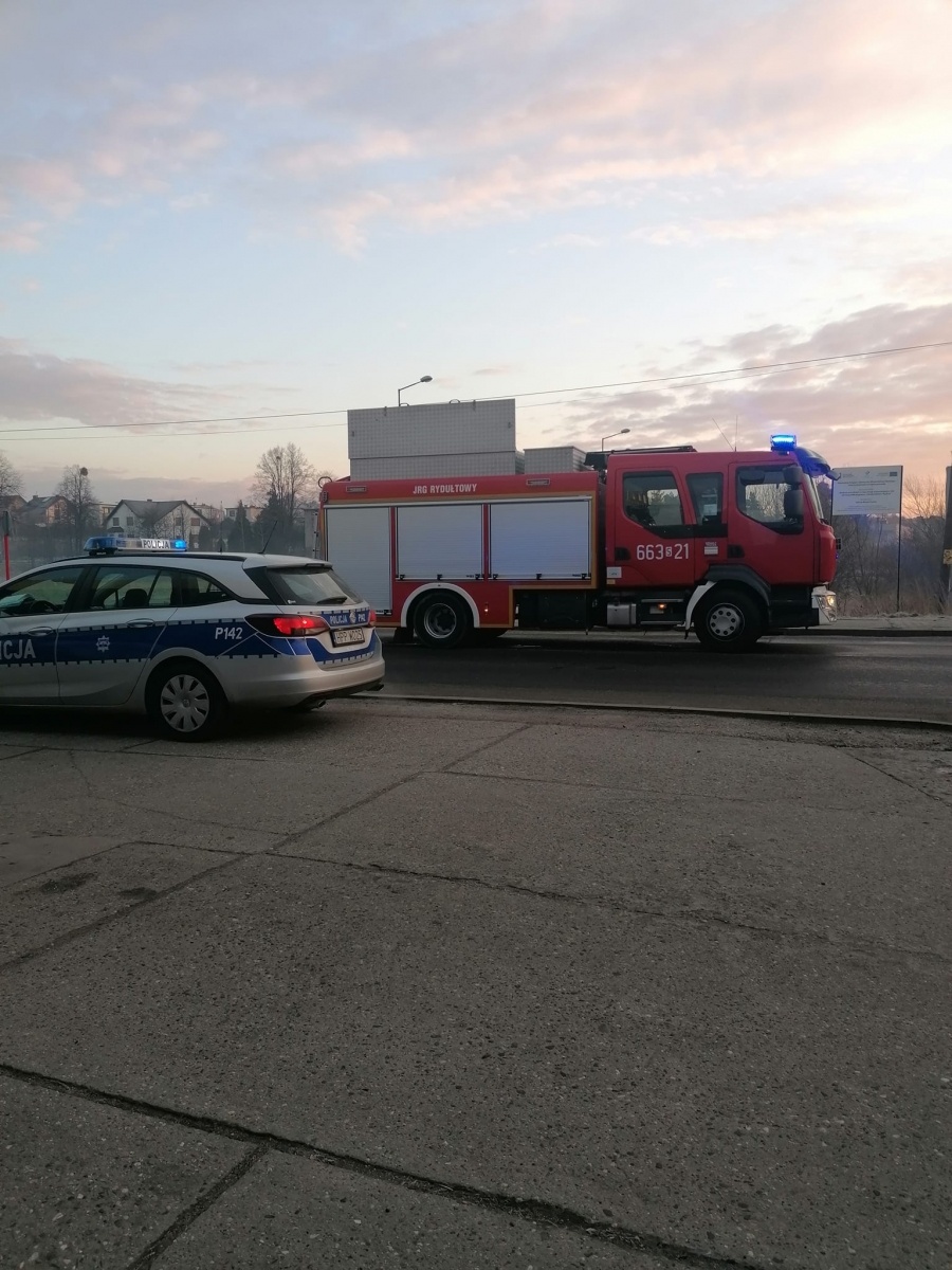 Zdjęcie w galerii na portalu naszwodzislaw.com: Zderzenie opla i motocykla w Pszowie wiadomości z regionu