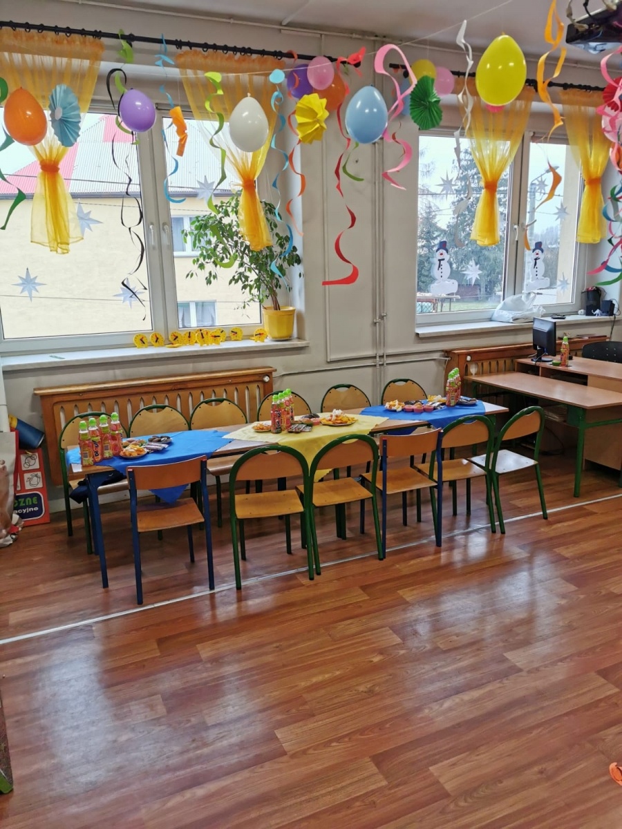 Zdjęcie w galerii na portalu naszwodzislaw.com: Karnawałowy zawrót głowy w SP 16 wiadomości z regionu