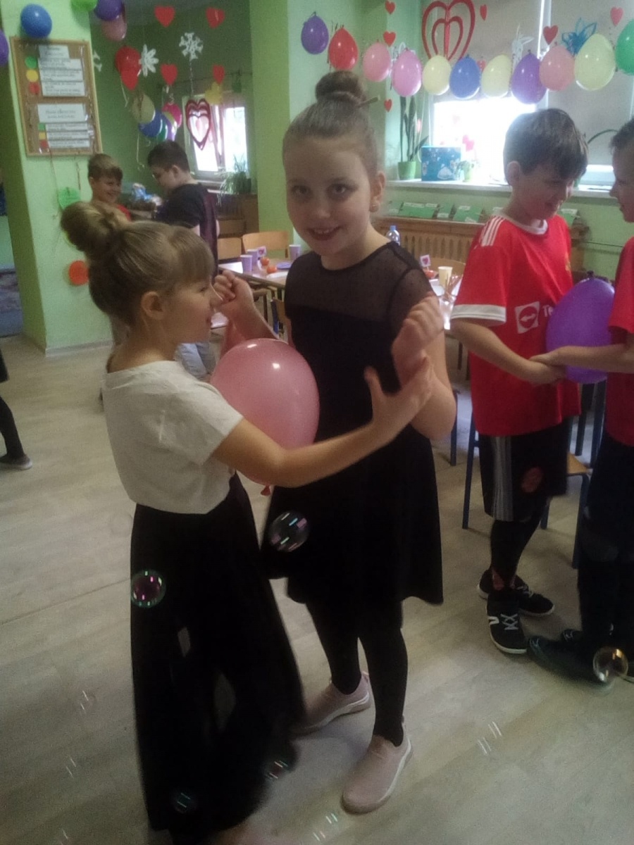 Zdjęcie w galerii na portalu naszwodzislaw.com: Karnawałowy zawrót głowy w SP 16 wiadomości z regionu