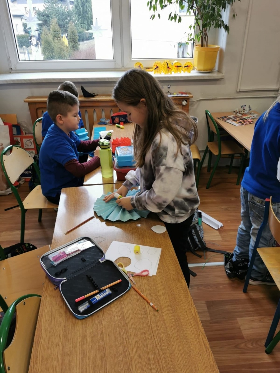 Zdjęcie w galerii na portalu naszwodzislaw.com: Karnawałowy zawrót głowy w SP 16 wiadomości z regionu