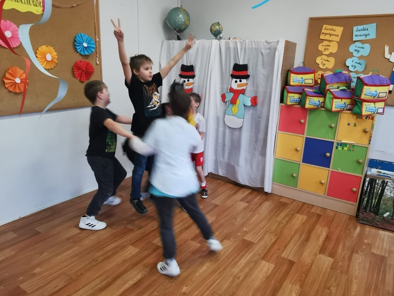 Zdjęcie w galerii na portalu naszwodzislaw.com: Karnawałowy zawrót głowy w SP 16 wiadomości z regionu