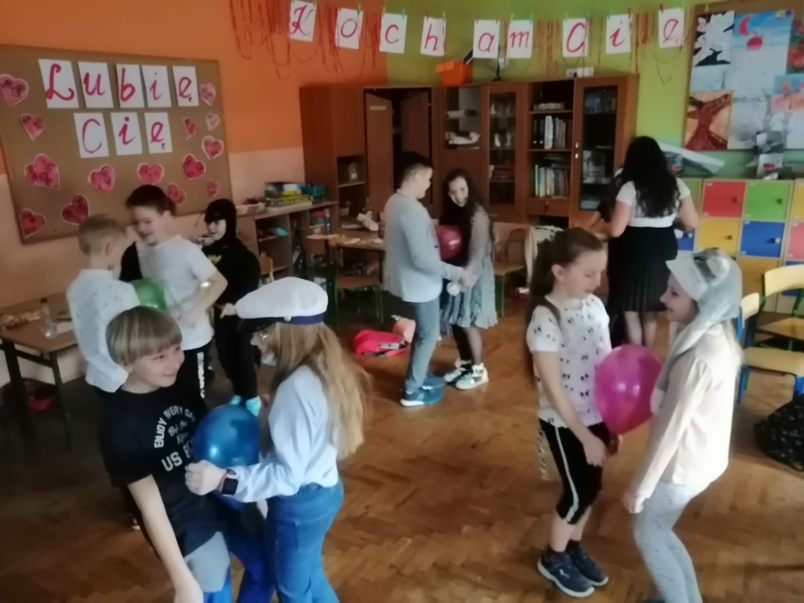 Zdjęcie w galerii na portalu naszwodzislaw.com: Karnawałowy zawrót głowy w SP 16 wiadomości z regionu