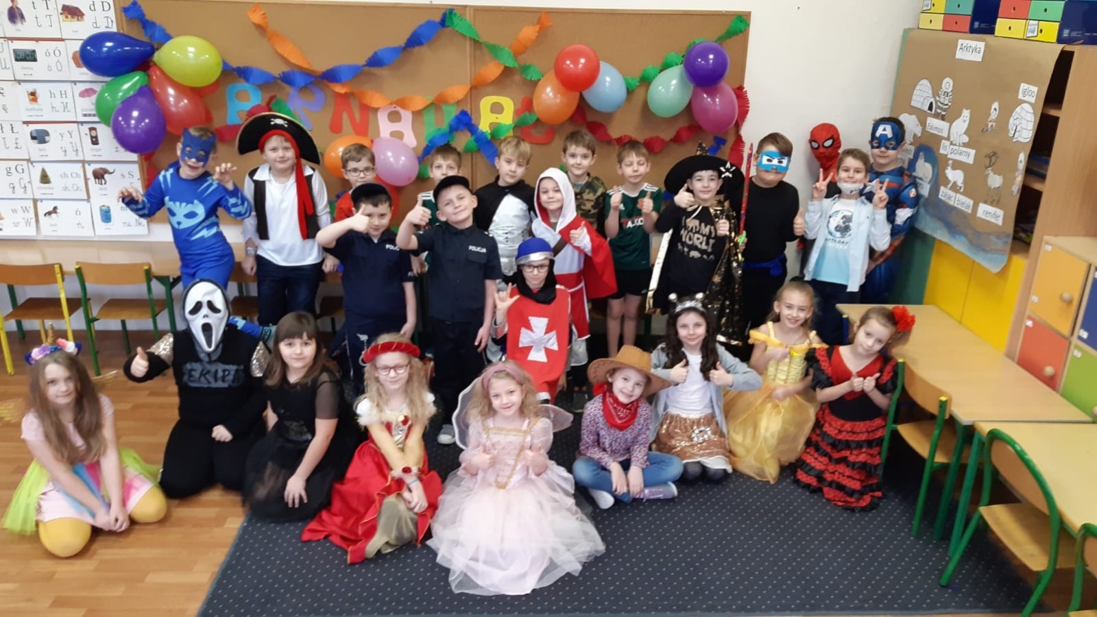 Zdjęcie w galerii na portalu naszwodzislaw.com: Karnawałowy zawrót głowy w SP 16 wiadomości z regionu
