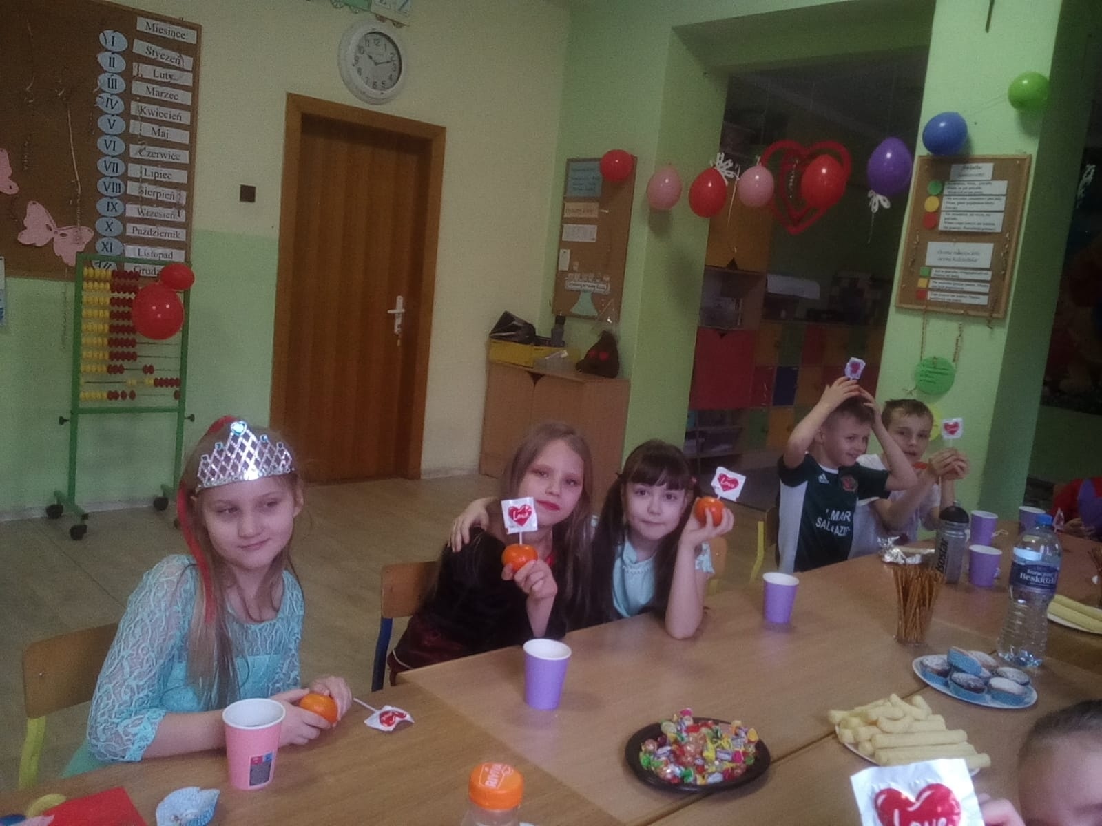 Zdjęcie w galerii na portalu naszwodzislaw.com: Karnawałowy zawrót głowy w SP 16 wiadomości z regionu