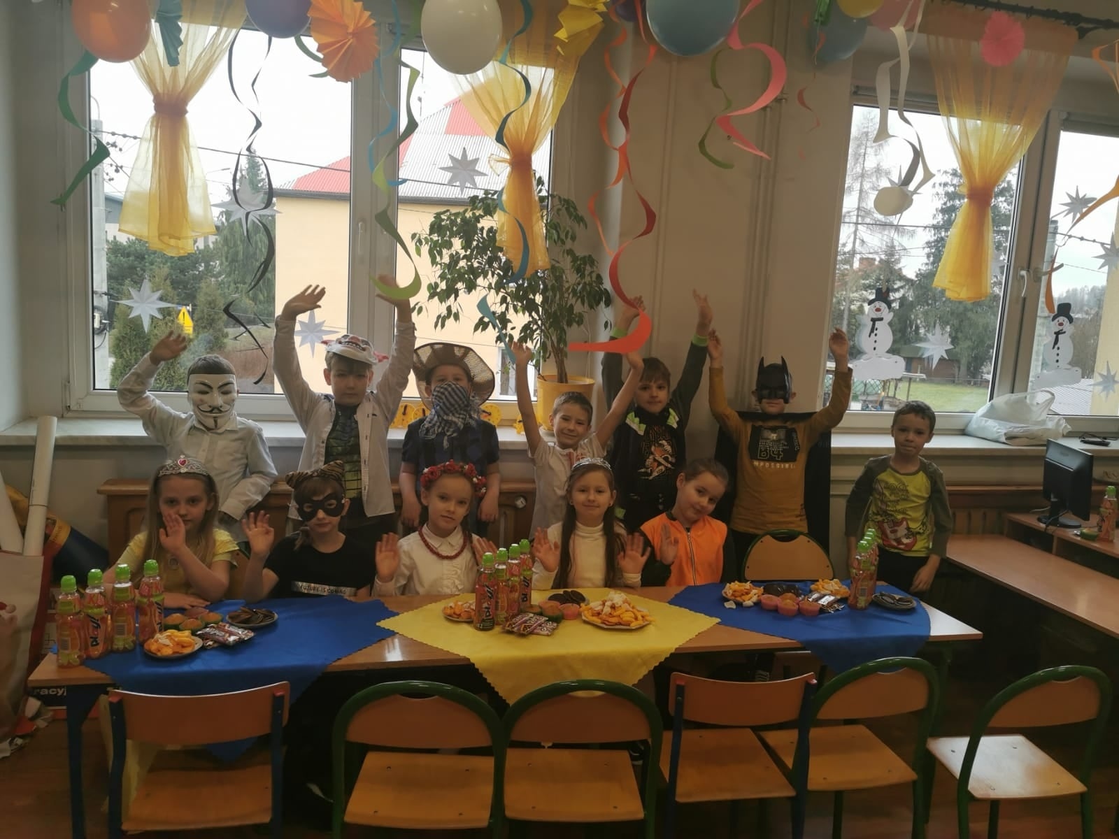 Zdjęcie w galerii na portalu naszwodzislaw.com: Karnawałowy zawrót głowy w SP 16 wiadomości z regionu