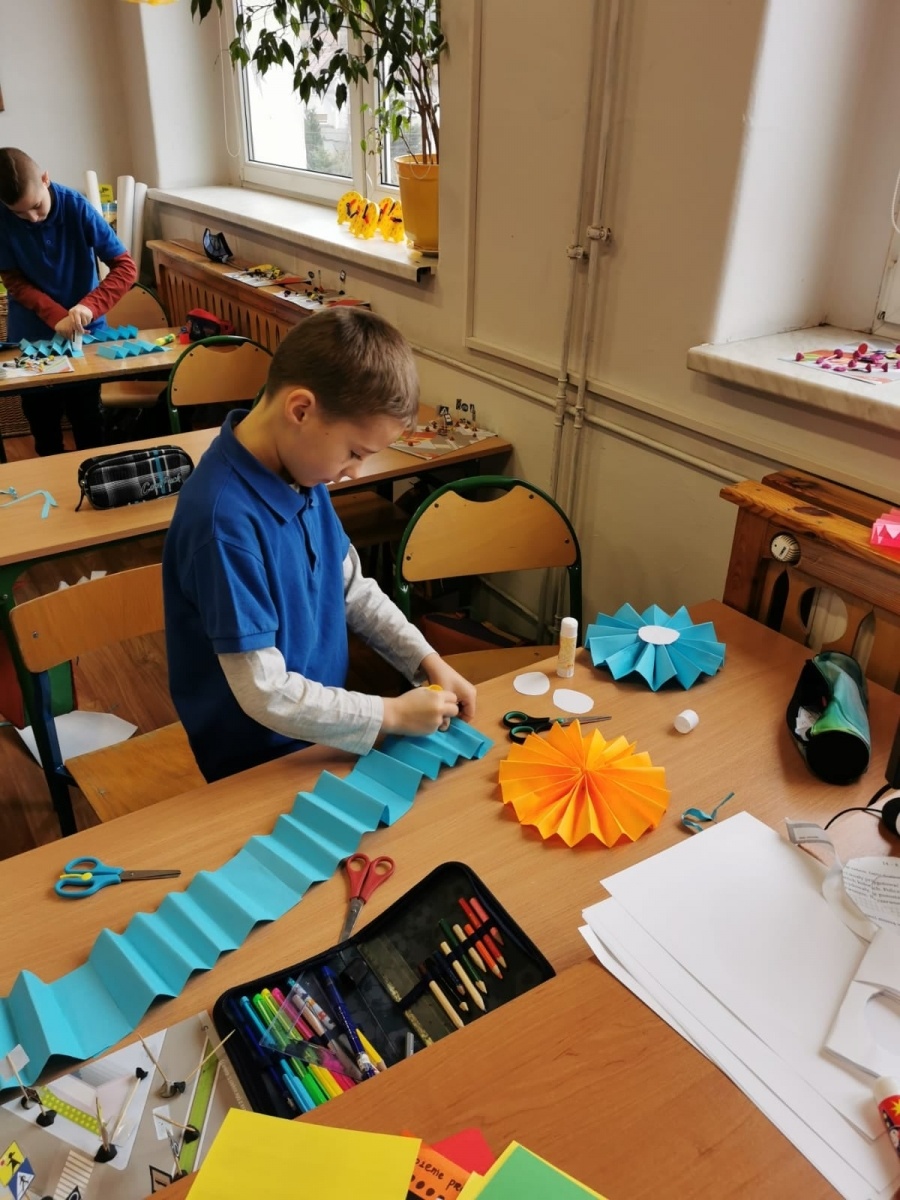 Zdjęcie w galerii na portalu naszwodzislaw.com: Karnawałowy zawrót głowy w SP 16 wiadomości z regionu