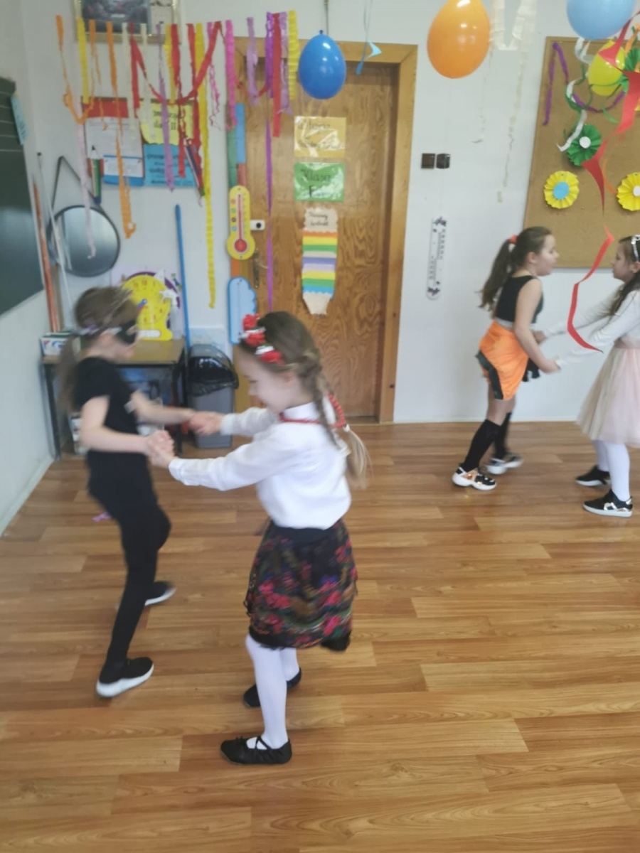 Zdjęcie w galerii na portalu naszwodzislaw.com: Karnawałowy zawrót głowy w SP 16 wiadomości z regionu