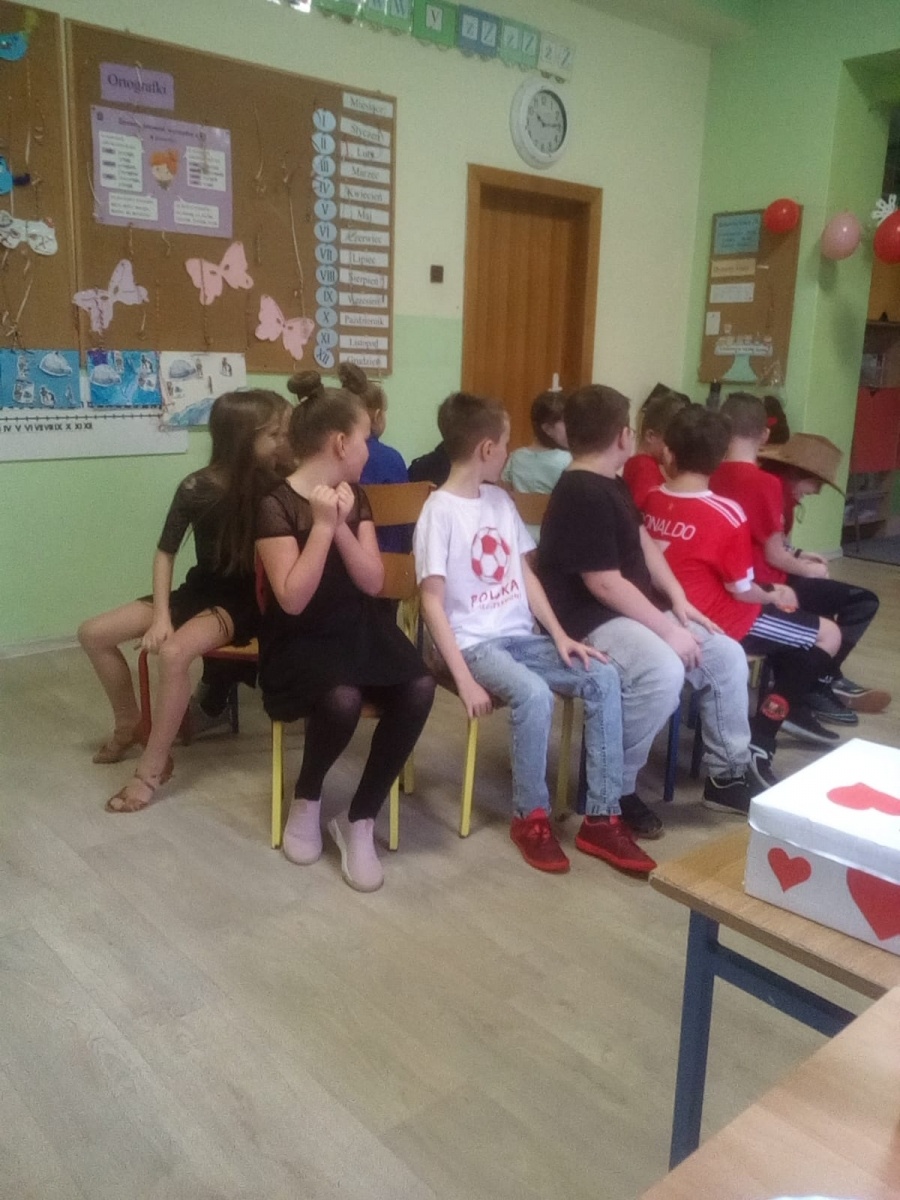 Zdjęcie w galerii na portalu naszwodzislaw.com: Karnawałowy zawrót głowy w SP 16 wiadomości z regionu