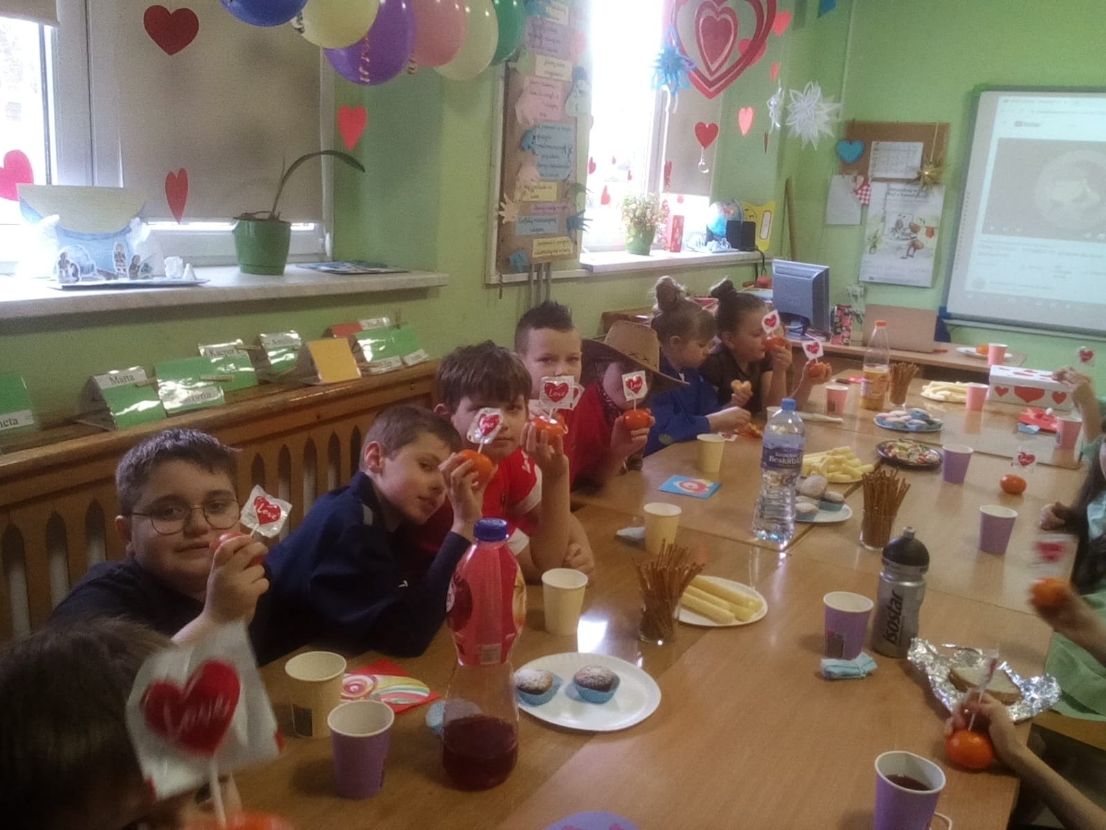 Zdjęcie w galerii na portalu naszwodzislaw.com: Karnawałowy zawrót głowy w SP 16 wiadomości z regionu