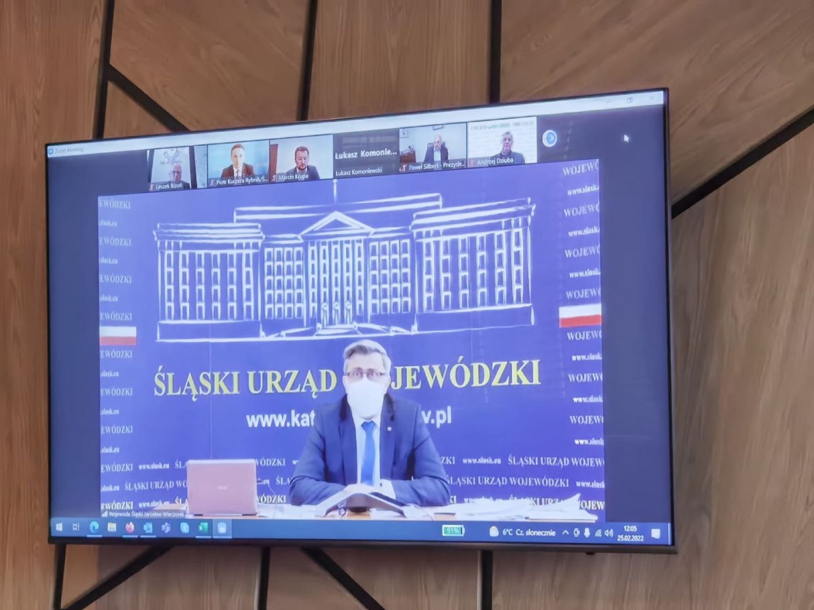 Zdjęcie w galerii na portalu naszwodzislaw.com: Z wojewodą o sytuacji na Ukrainie wiadomości z regionu