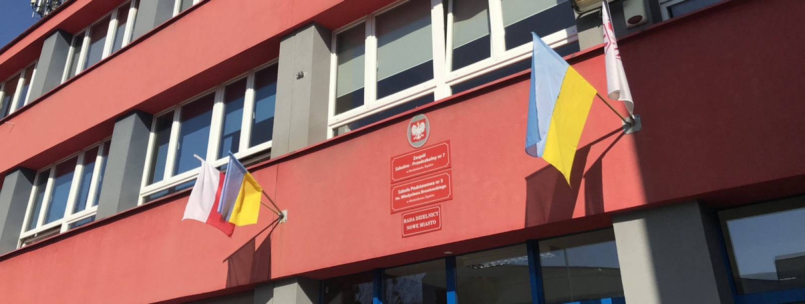 Zdjęcie w galerii na portalu naszwodzislaw.com: Wodzisławskie placówki oświatowe pomagają Ukrainie wiadomości z regionu