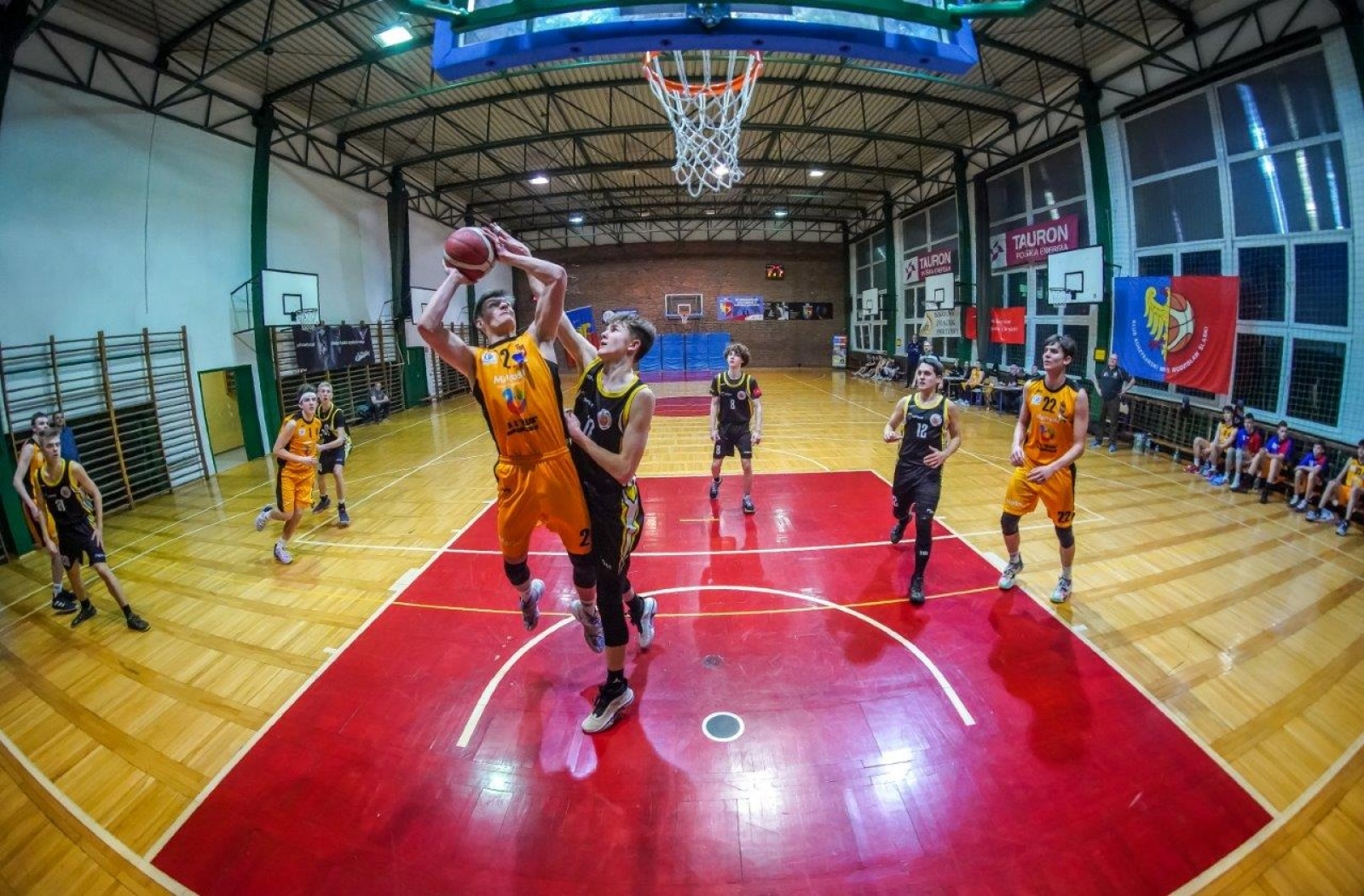 Zdjęcie w galerii na portalu naszwodzislaw.com: Wodzisławscy koszykarze górą nad Opolem wiadomości z regionu