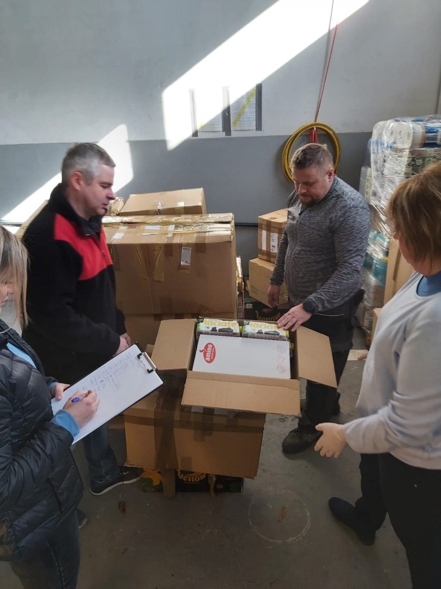 Zdjęcie w galerii na portalu naszwodzislaw.com: Pierwsza partia pomocy humanitarnej już wkrótce trafi do obywateli Ukrainy wiadomości z regionu