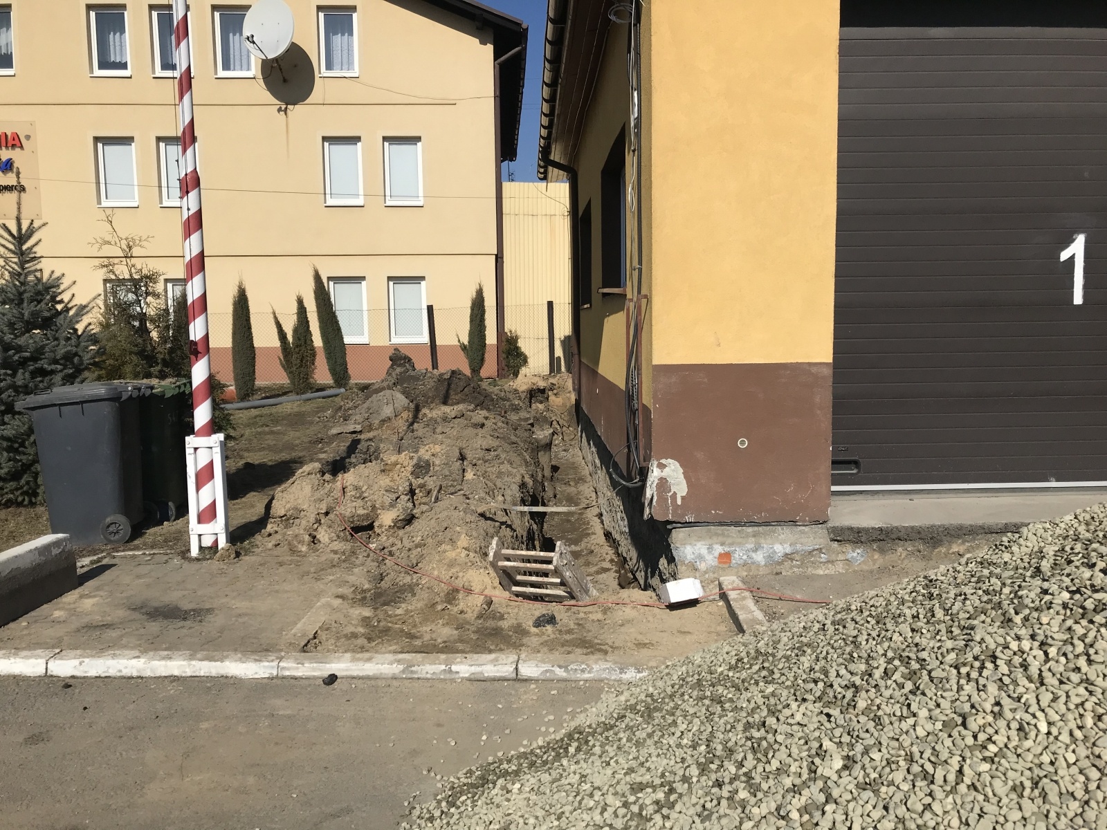 Zdjęcie w galerii na portalu naszwodzislaw.com: Trwają prace termomodernizacyjne w OSP Zawada wiadomości z regionu