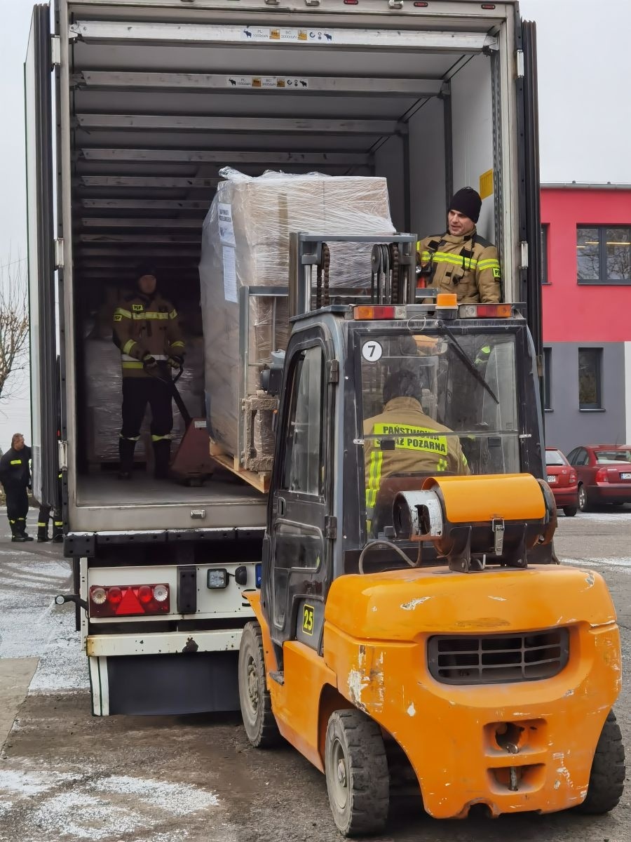 Zdjęcie w galerii na portalu naszwodzislaw.com: Pierwszy transport pomocy dla uchodźców już w drodze [FOTO] wiadomości z regionu