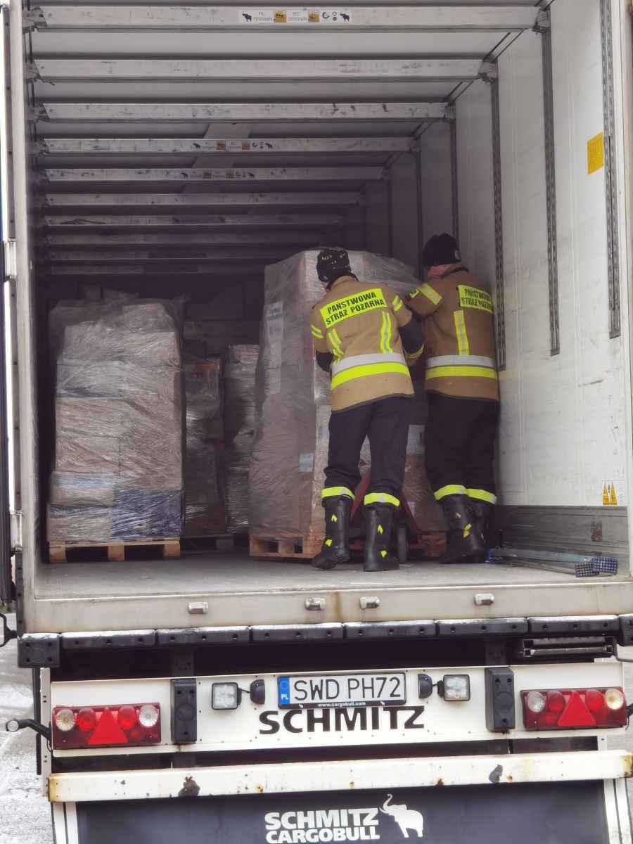Zdjęcie w galerii na portalu naszwodzislaw.com: Pierwszy transport pomocy dla uchodźców już w drodze [FOTO] wiadomości z regionu